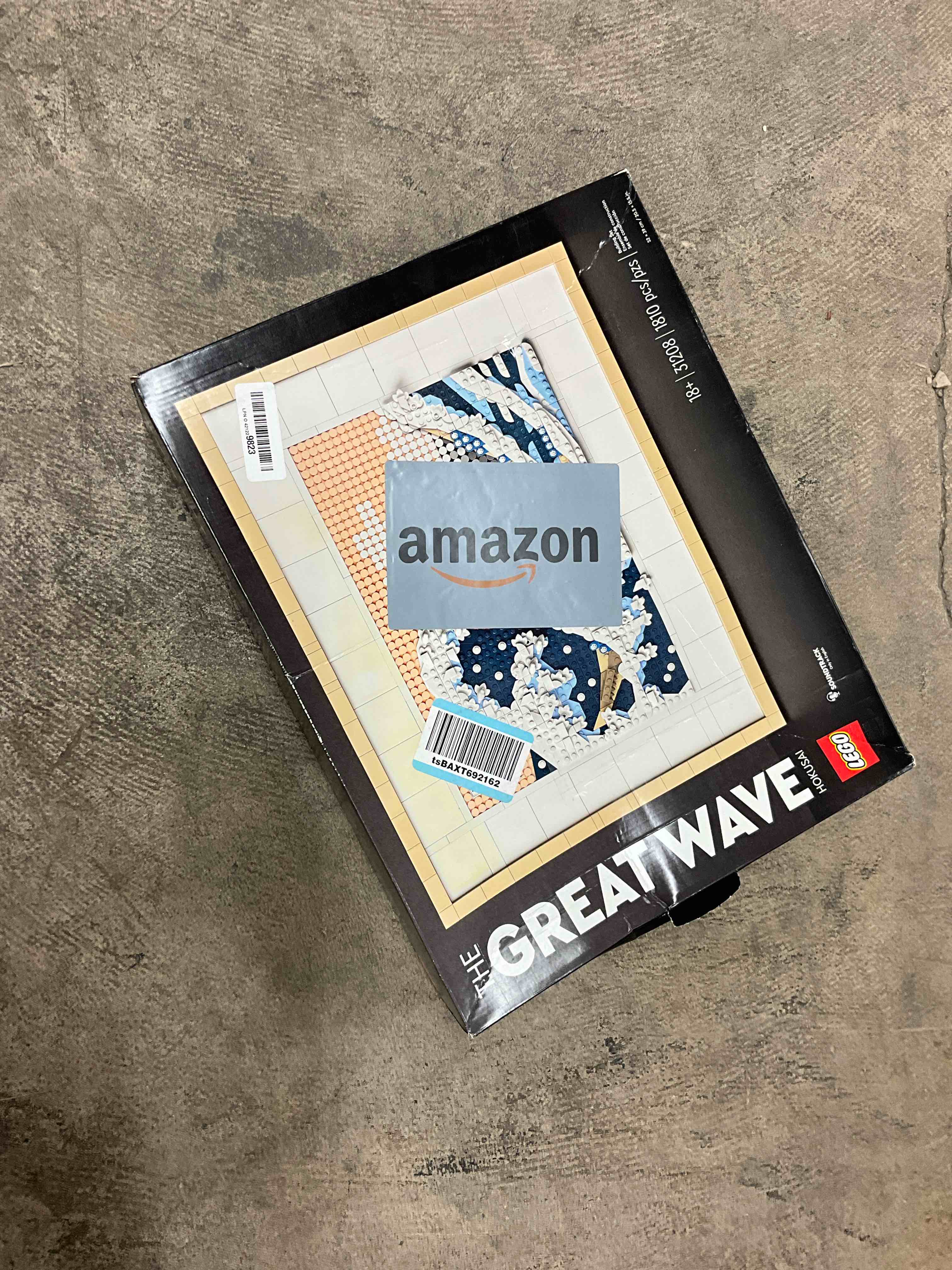 Condition photo showing Good Condition for LEGO Art Hokusai The Great Wave Framed Japanese Wall Art Building Set - Unique Wall Decor for Home, Room, or Office - Fun Activity for Adults, Ages 18+ - Gift for Men and Women - 31208 multi-color