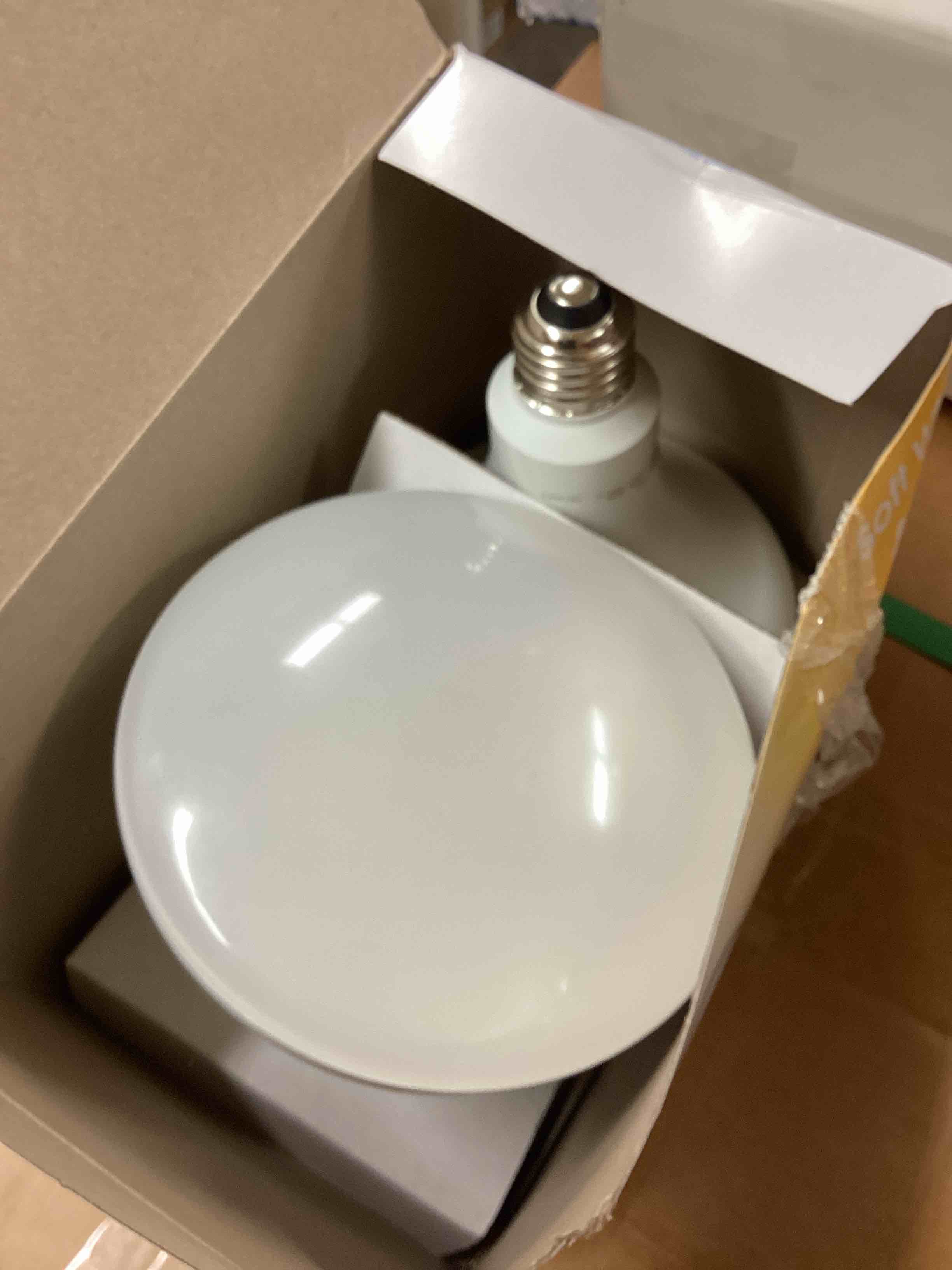 Condition photo showing Good Condition for Great Value LED Light Bulb  14W (85W Equivalent) BR40 Floodlight Lamp E26 Medium Base  Dimmable  Soft White  2-Pack