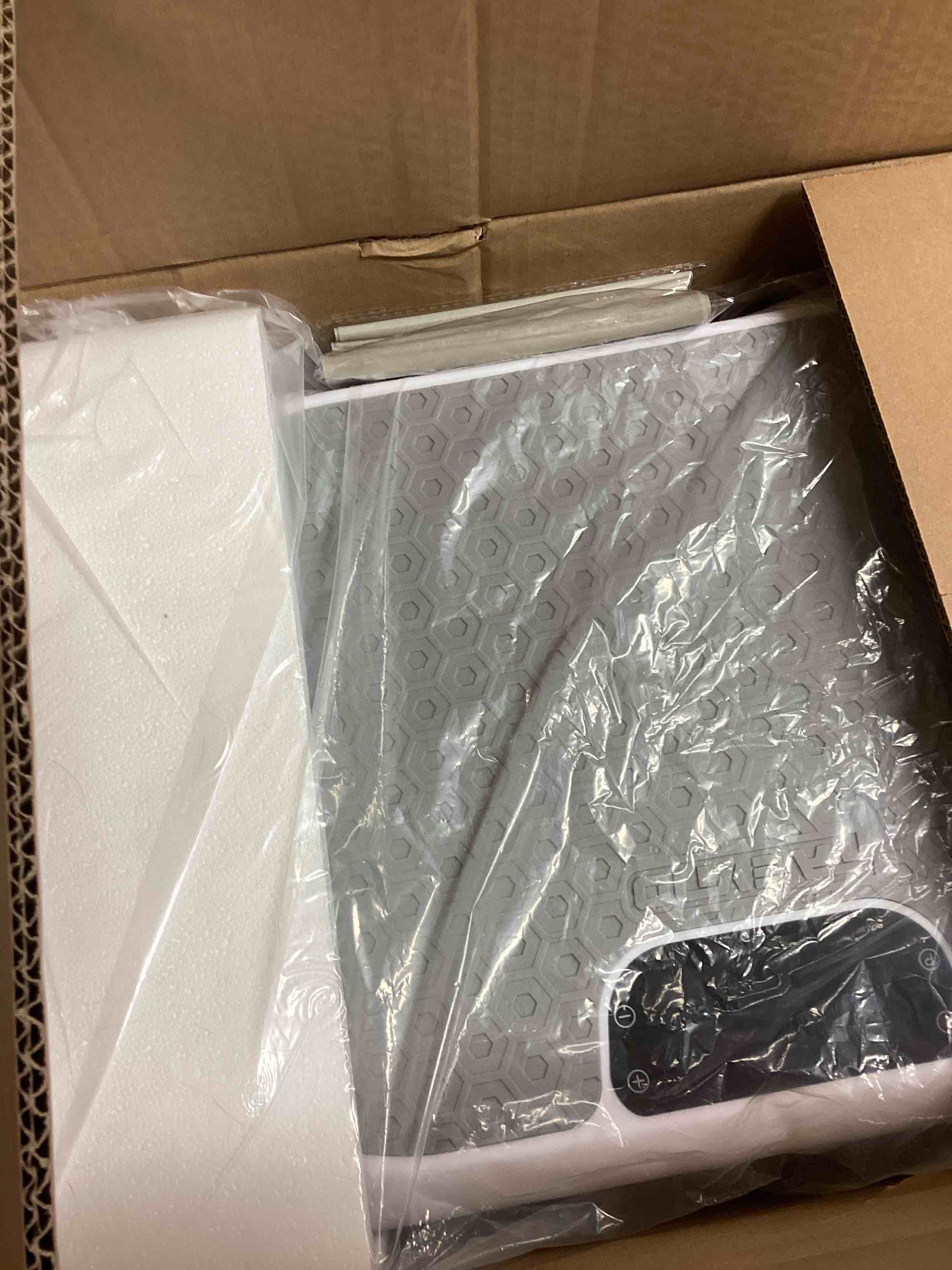 Condition photo showing Good Condition for (Coconut White) Vibration Plate Exercise Machine Weight Loss, Full Body Shaker Workout Vibration Plates Lymphatic Drainage, Stand Shake Vibrating Plate for Women Men 450 Lbs Capacity Fitness Platform