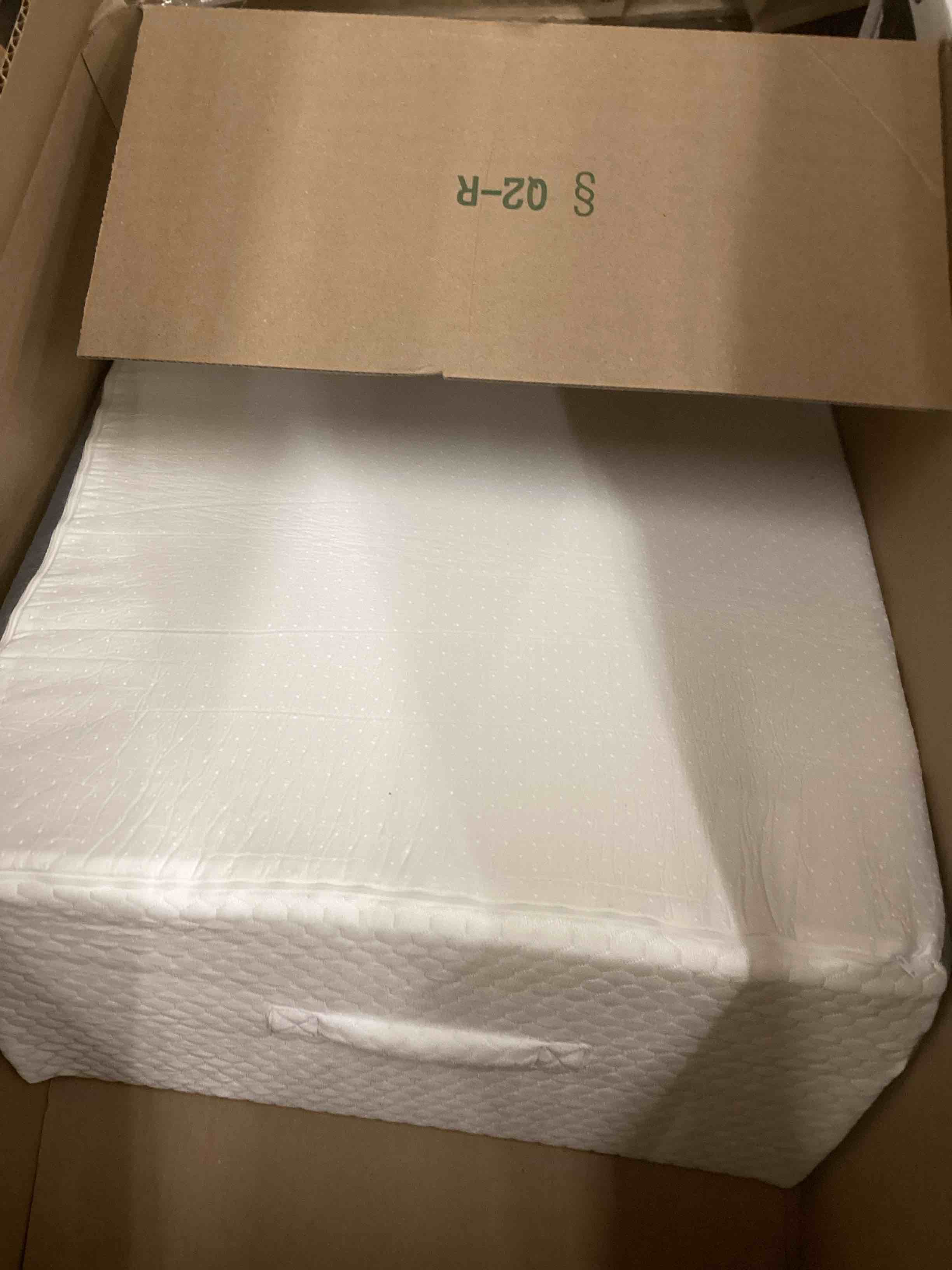 Condition photo showing Good Condition for Bed Wedge Pillow 