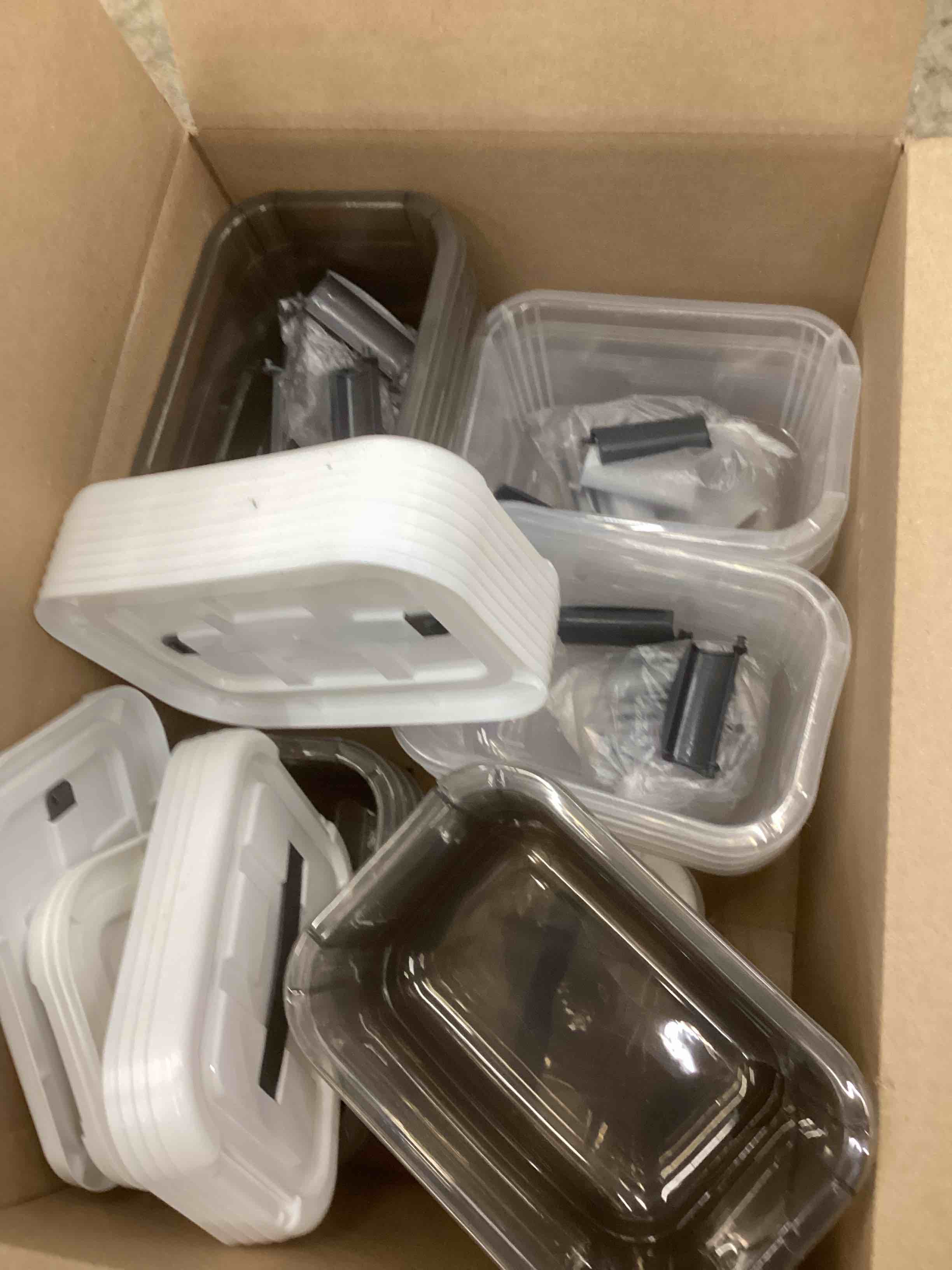 Condition photo showing Good Condition for assorted plastic containers 