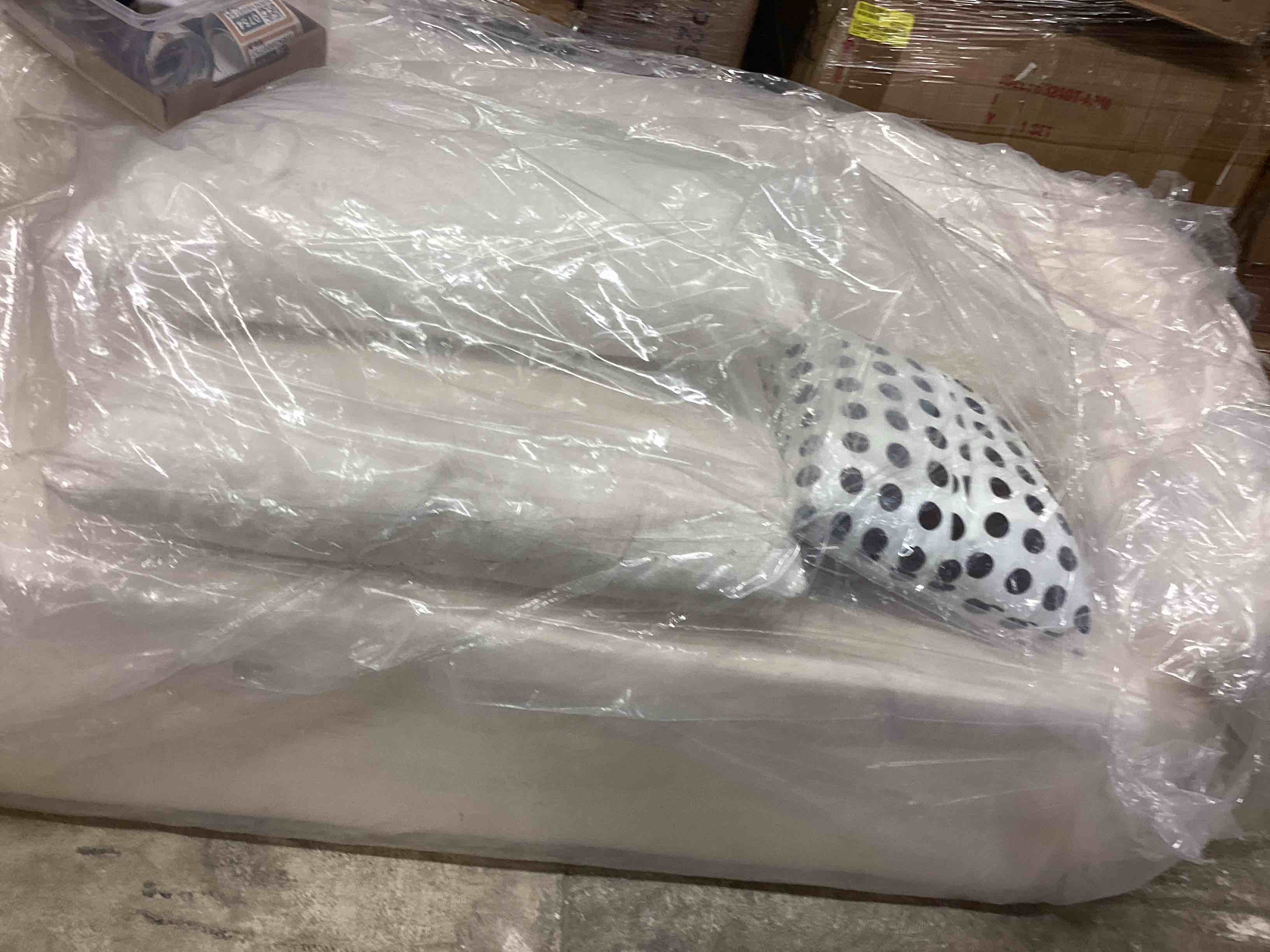 Condition photo showing Good Condition for 111" U Shaped Modern Modular Sectional Curved Sofa with Ottoman, Minimalist Style Comfy Cloud Couch for Living Room Apartment, No Assembly Required Boneless Couches (White,Left Facing Chaise)(incomplete) 