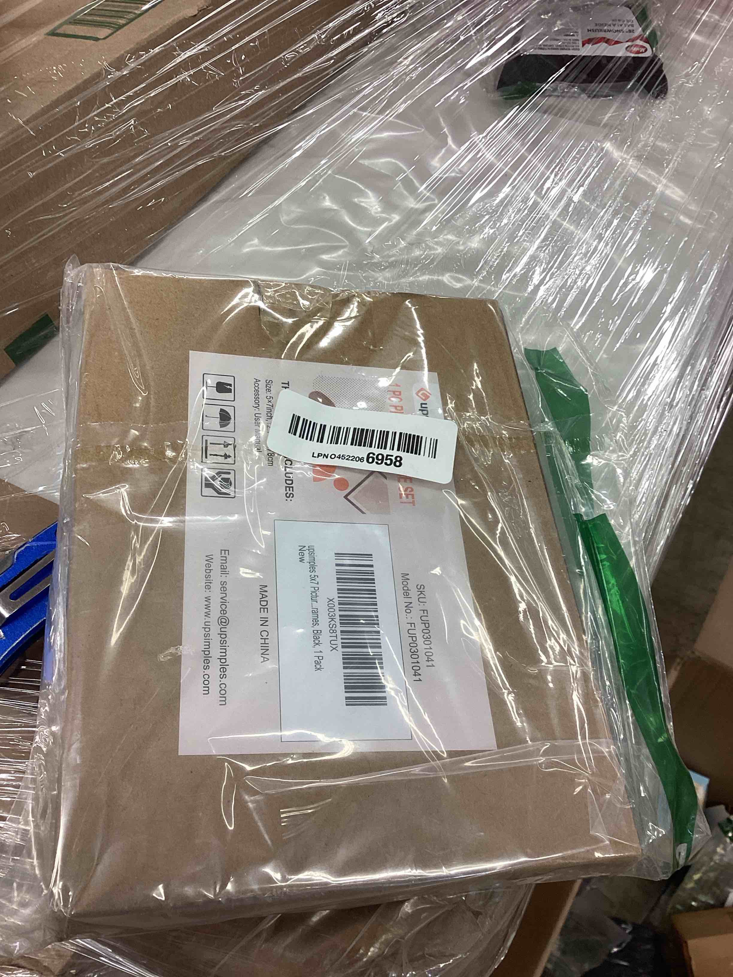 Condition photo showing New/Like New for upsimples 5x7 Picture Frame, Display Pictures 4x6 with Mat or 5 x 7 Without, Wall Hanging Photo Frames, Black, 1 Pack Black 5x7