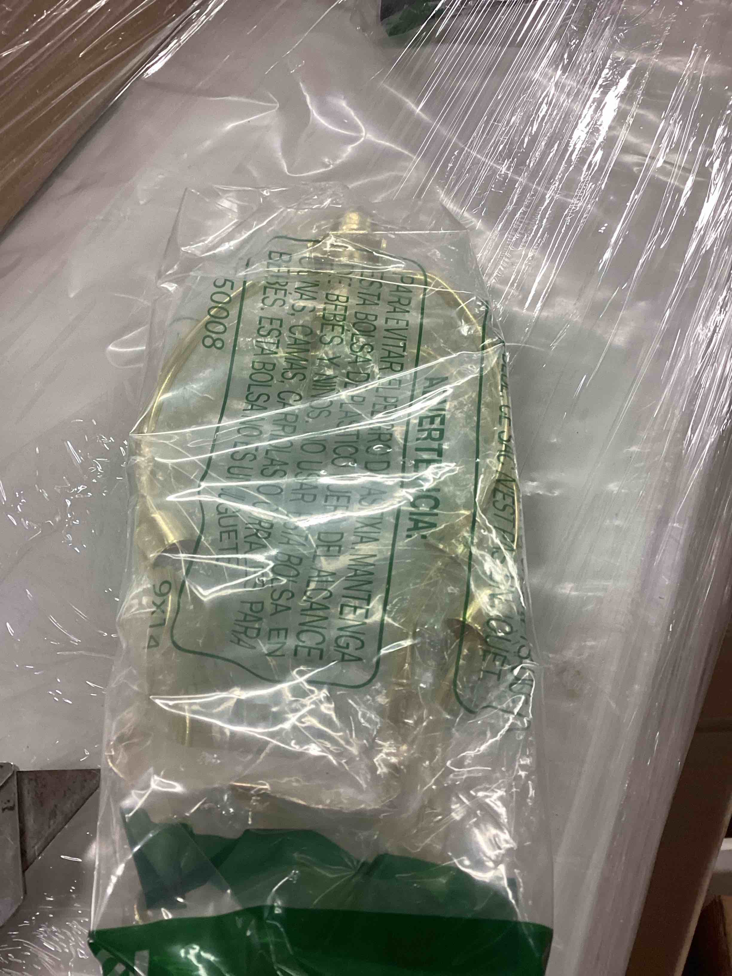 Condition photo showing New/Like New for Short Lamp Harp, 6 Inch Brass Lampshade Holder Kit Replacement with Finial and Detachable Saddle Base, Pack 2, Suitable for The Bubble Which Size is Less Than Diameter 4 x Height 4.5 Inch 6 Inch Polished Brass