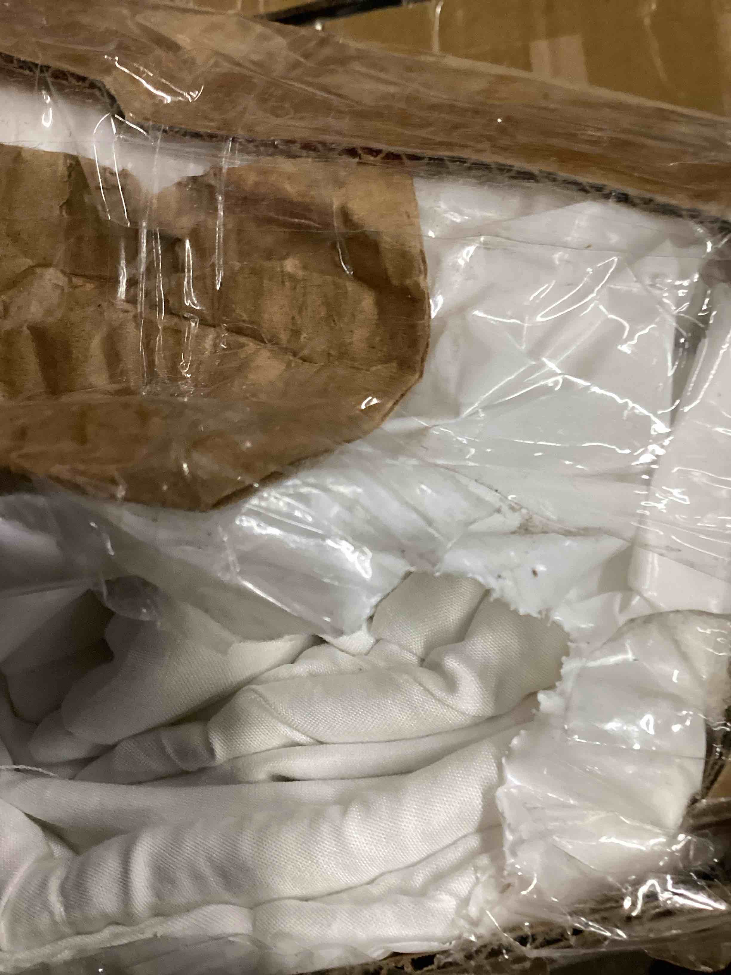 Condition photo showing Good Condition for Snorze® Cloud Comforter - Coma Inducer® Ultra Cozy Bamboo - Oversized Comforter in White (don’t specific size) 