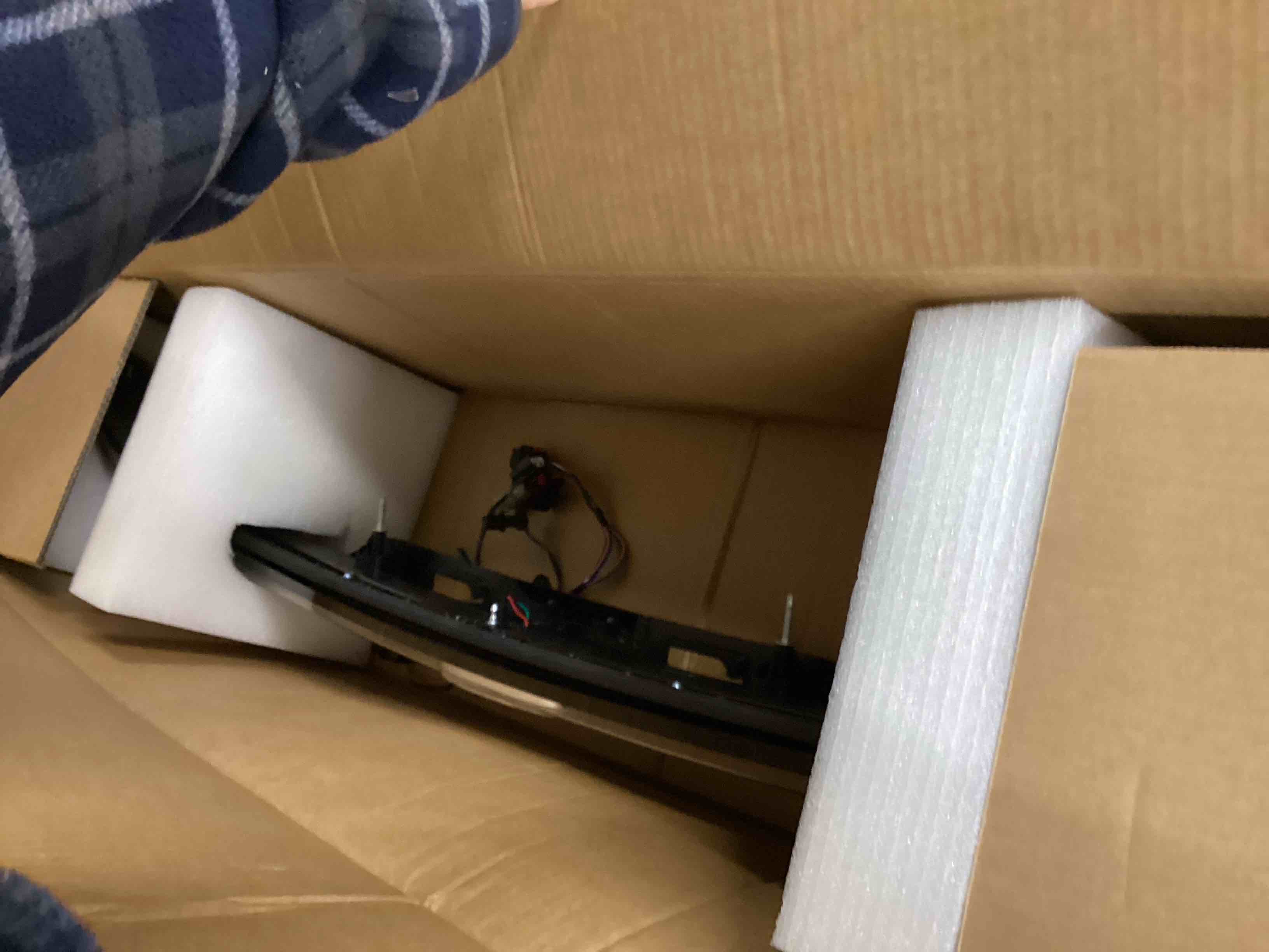 Condition photo showing Good Condition for HT4Z-13A565-J FT4Z-13A565-G Liftgate Center Tail Light Rear Lamp Assembly Fits for Ford Edge Titanium/Sport Model 2015-2018 Rear Center Taillight