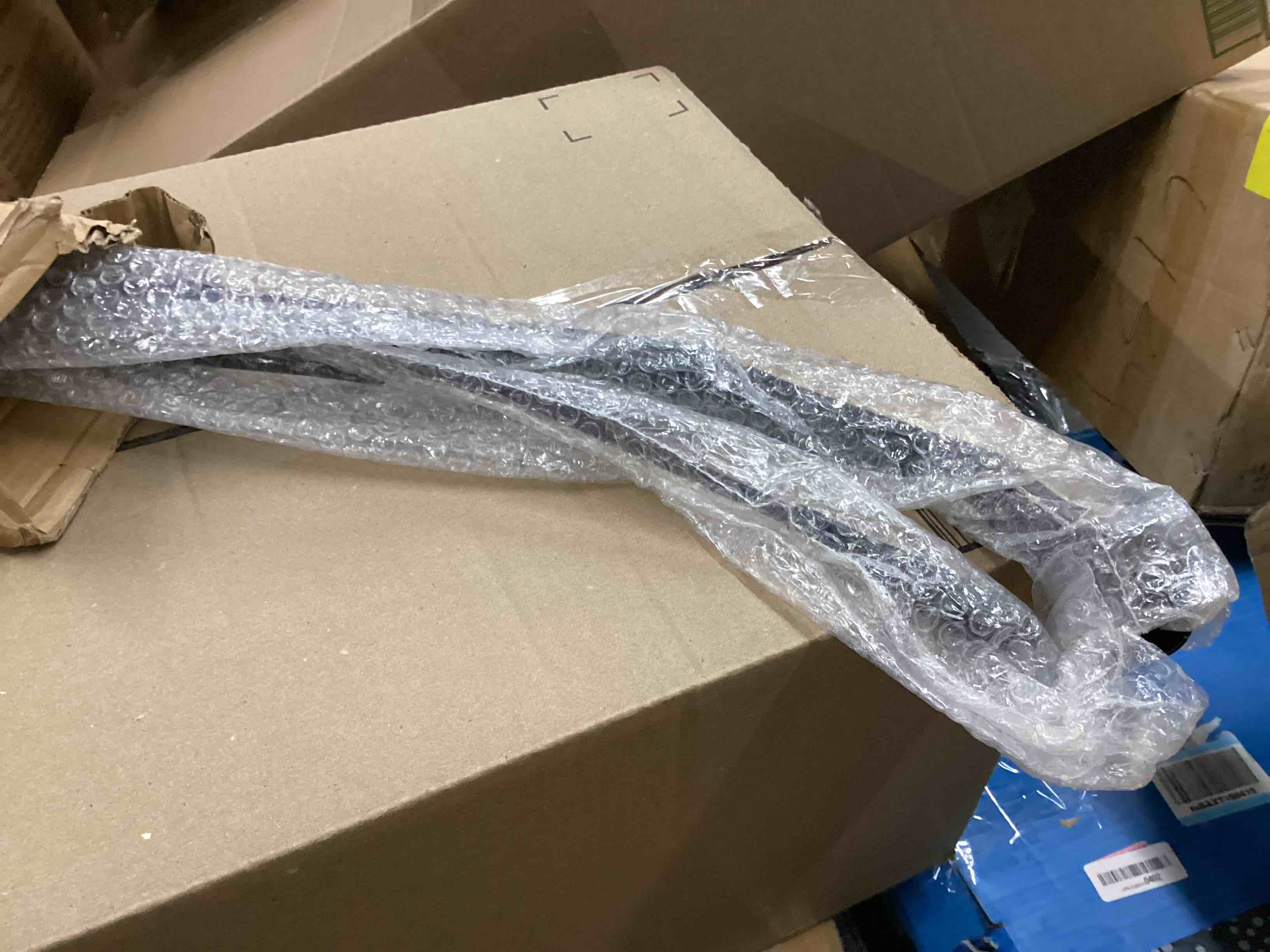 Condition photo showing Good Condition for 1 Pair Front Windshield Wiper Arm Replacement Kit Compatible With Ford Escape 2013-2019, Left and Right Wiper Arm Replace 43513 CJ5Z17527A 43514 CJ5Z17526B