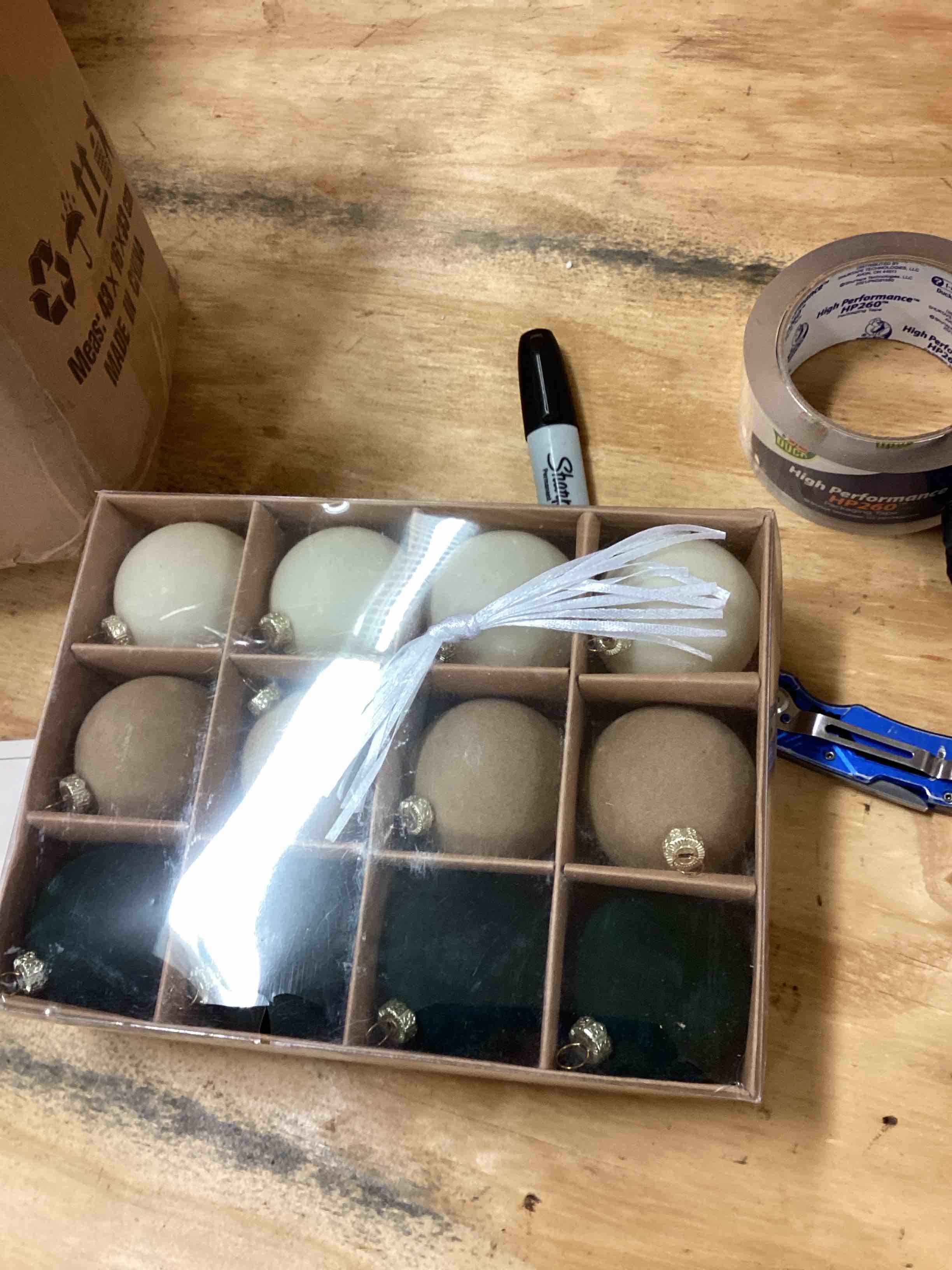 Condition photo showing Good Condition for Velvet Ornament Balls, Christmas Tree Ball Ornament, 12Pcs Decorative Christmas Balls, Christmas Tree Decoration with Tree Pendants for Christmas, Weddings, Birthday Parties Decorations (Green)