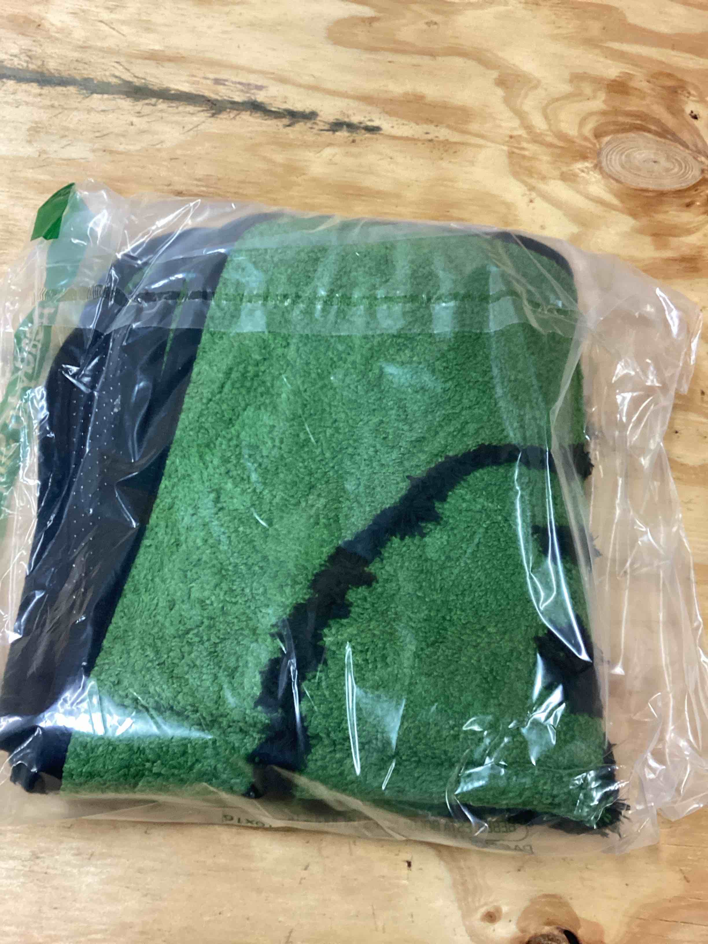 Condition photo showing New/Like New for Qeils Reusable Puppy Pads, Washable Pee Pads for Dogs 2 Pack Durable Absorbent Leakproof Dog Training Pads for Home or Travel, Non-Slip Wee Wee Pads Potty Pads 18"x24" Dog-Polyester 18"x24"(Pack of 2)