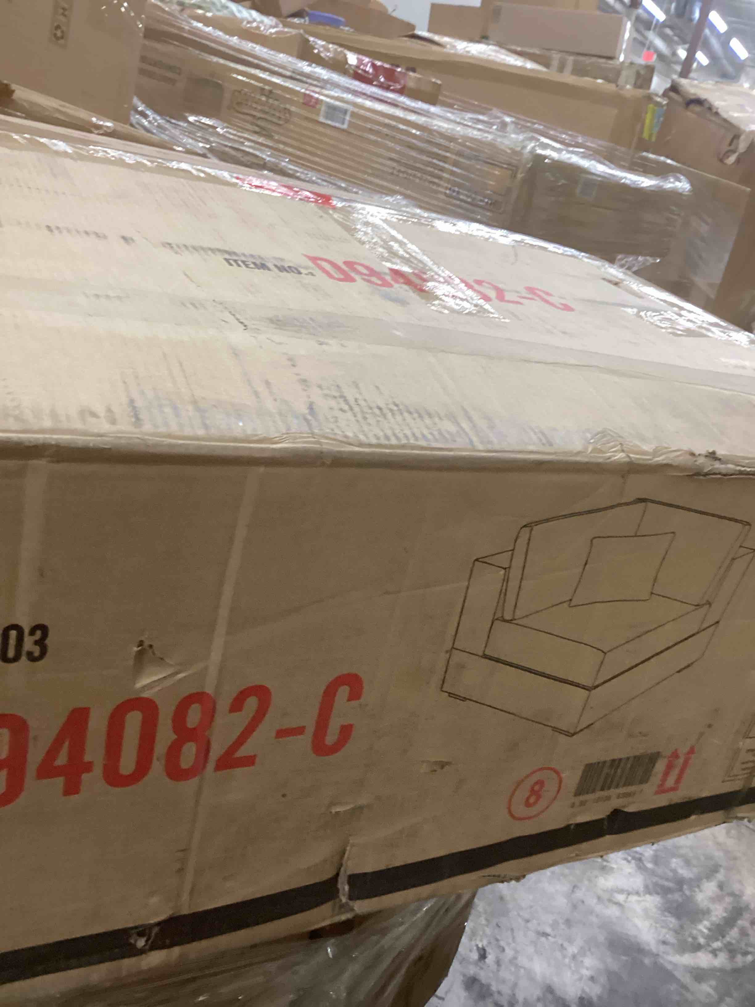 Condition photo showing Good Condition for middlale modular sectional (incomplete one box only)