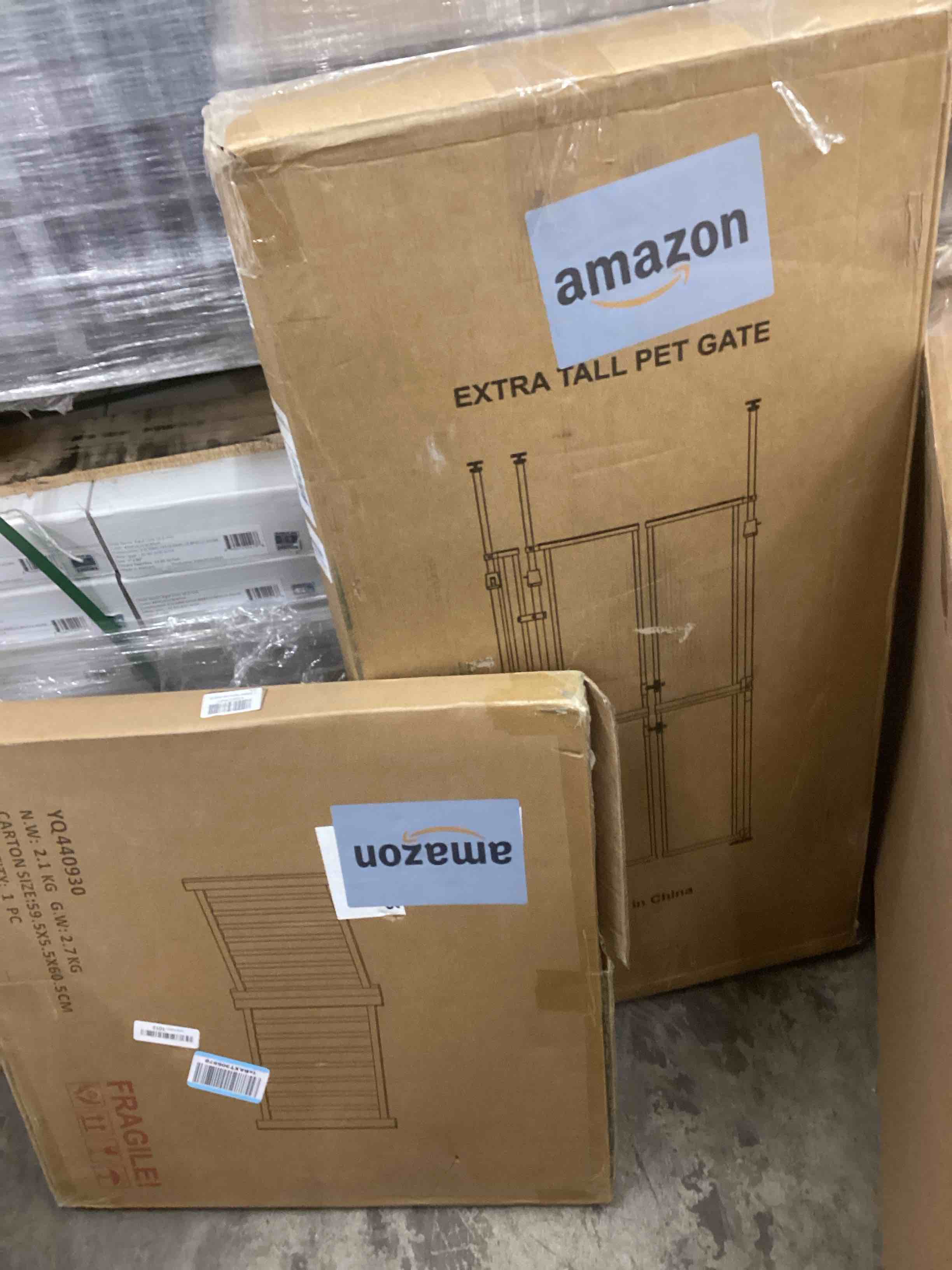 Condition photo showing Good Condition for Assorted pet gates 