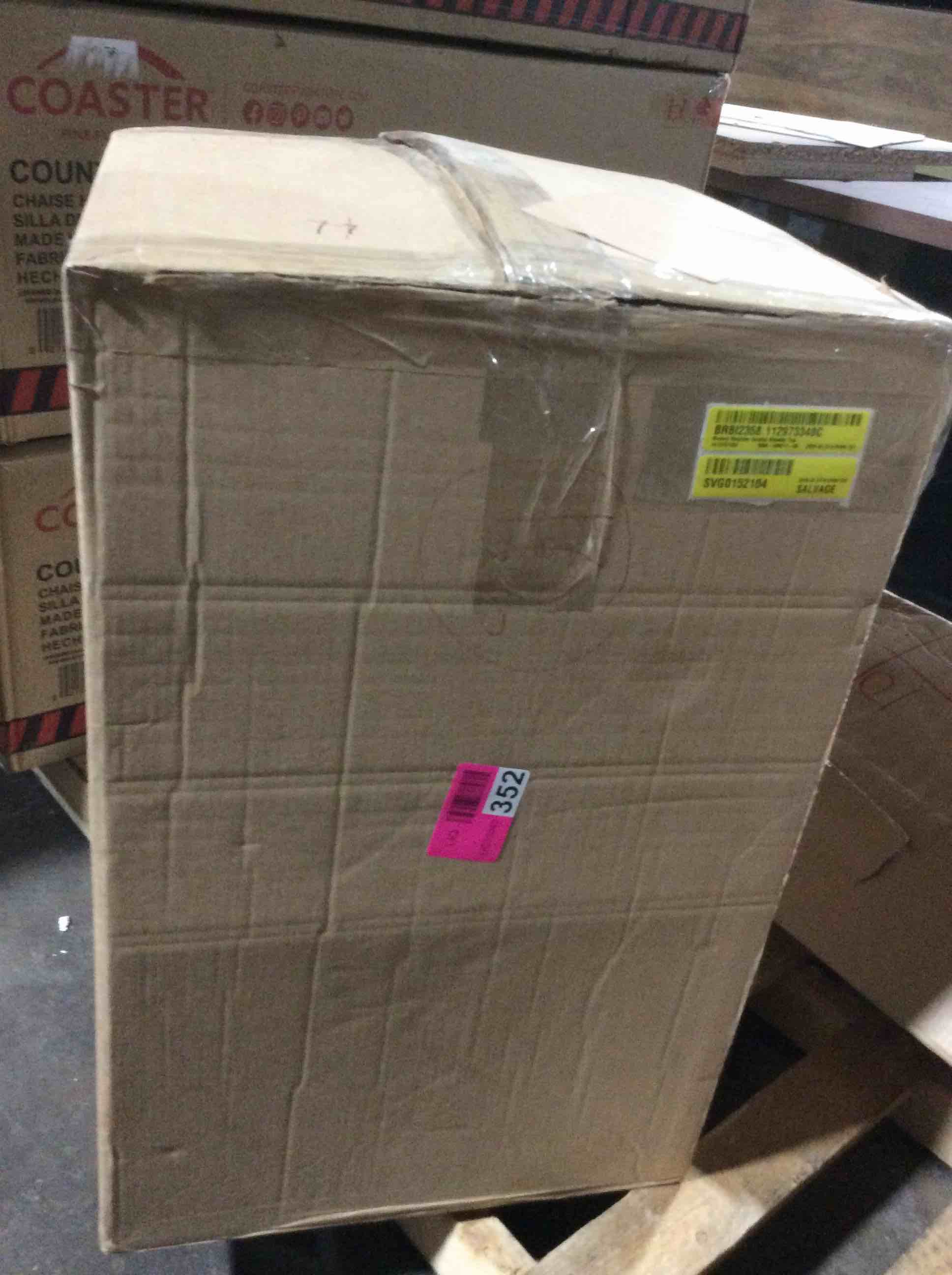 Condition photo showing Good Condition for brazilian burdon wooden top round dining table