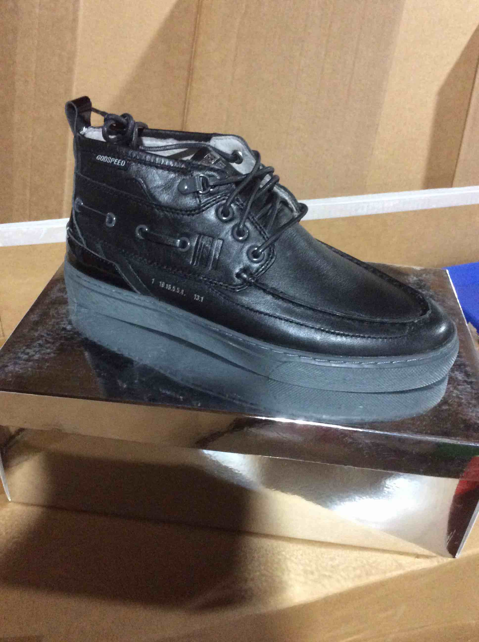 Condition photo showing Good Condition for godspeed movement 1 19.16.5.5.4 fallholiday 09 collection