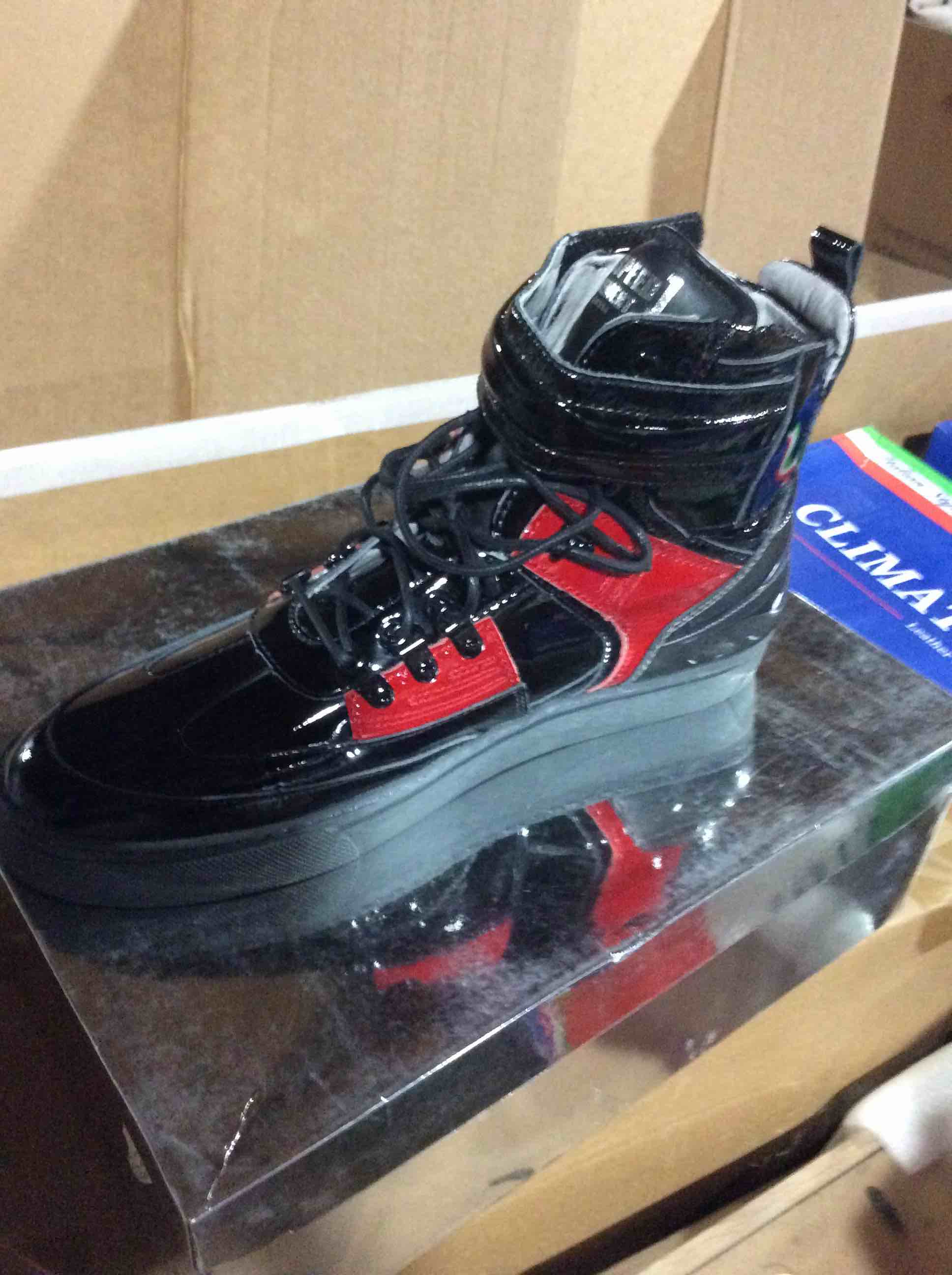 Condition photo showing Good Condition for godspeed movement 1 19.16.5.5.4 fall/holiday 09 collection » speedchaser