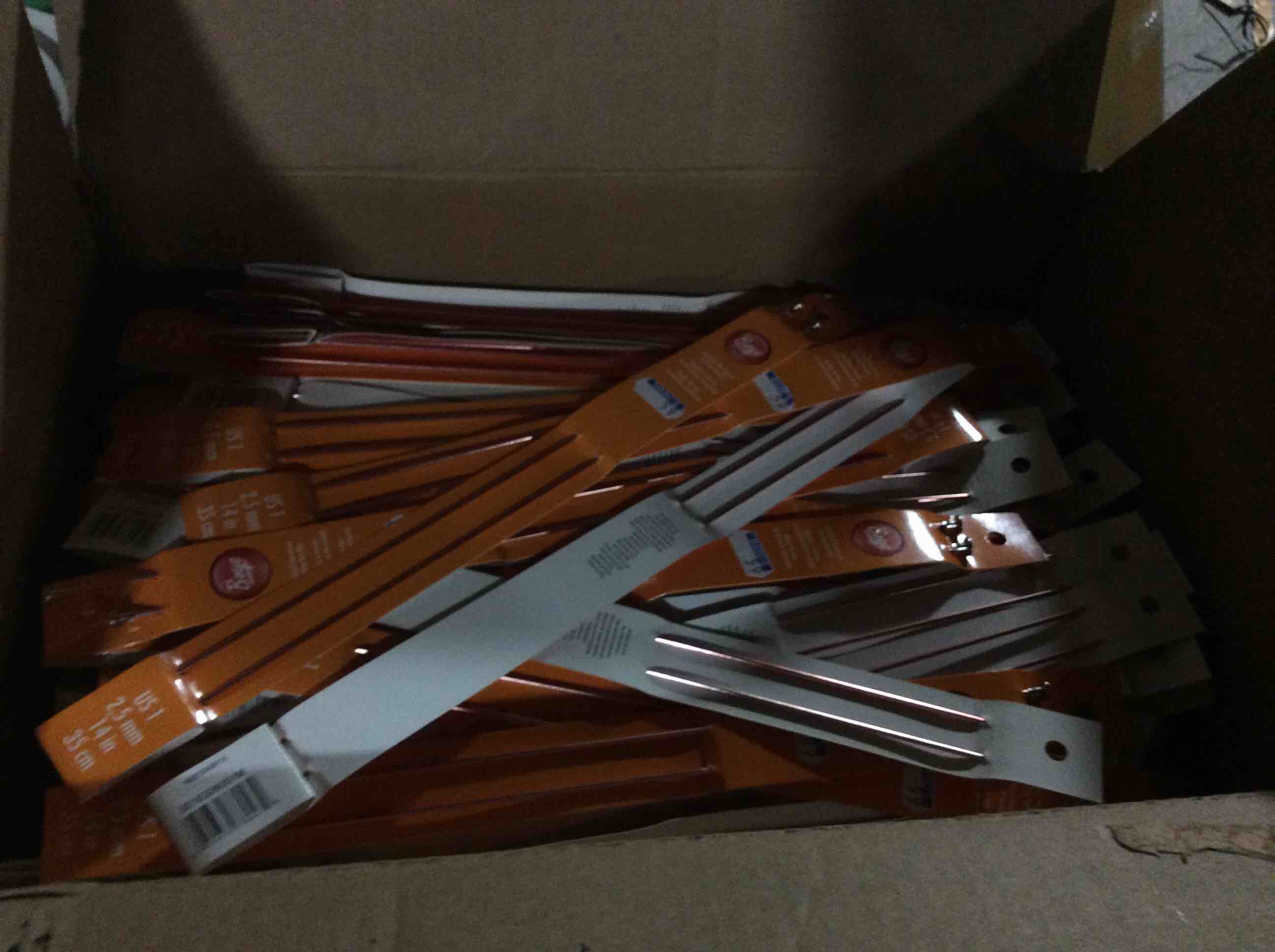 box lot of miscellaneous items 