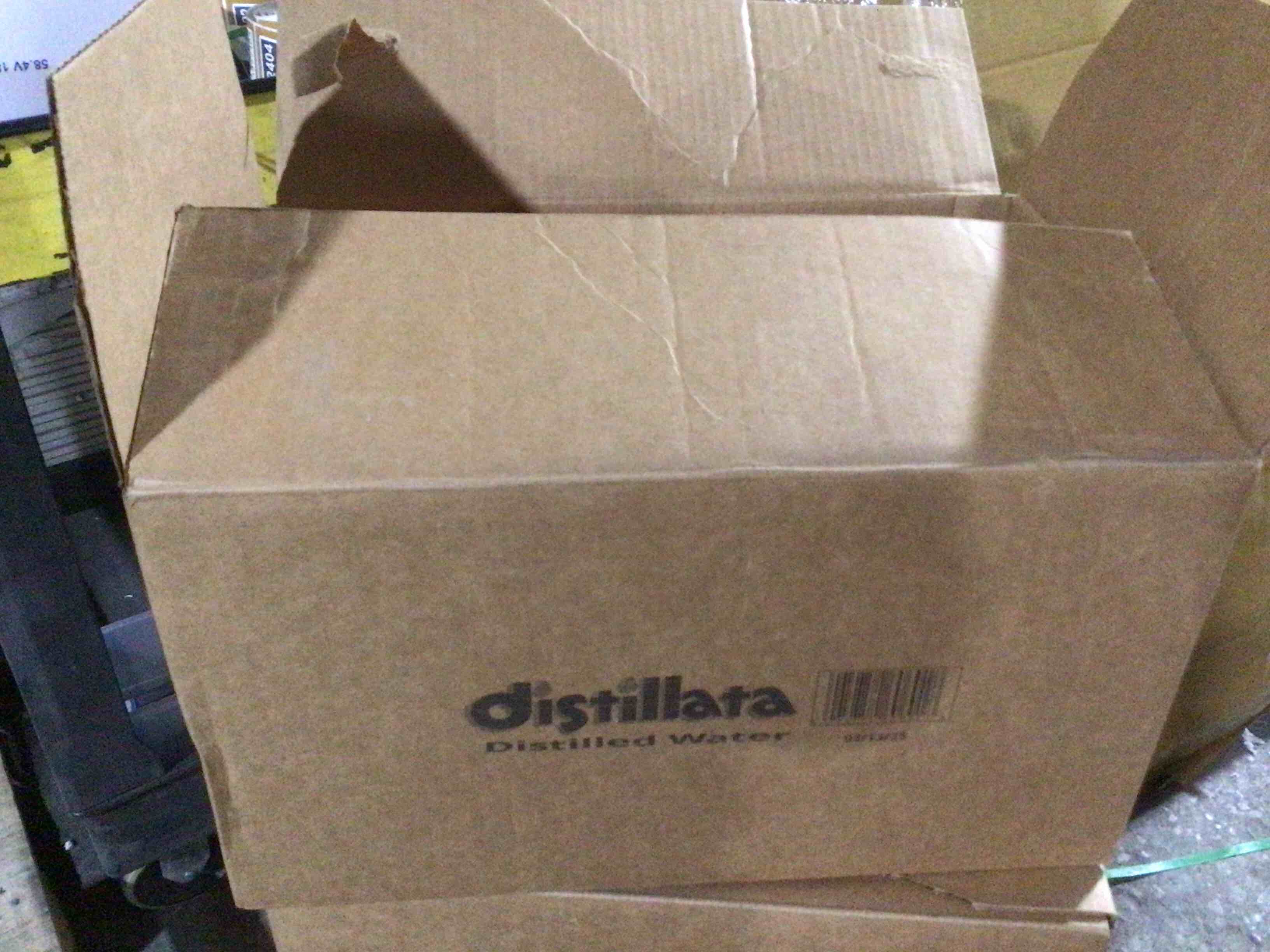 Condition photo showing Good Condition for box lot of miscellaneous items 