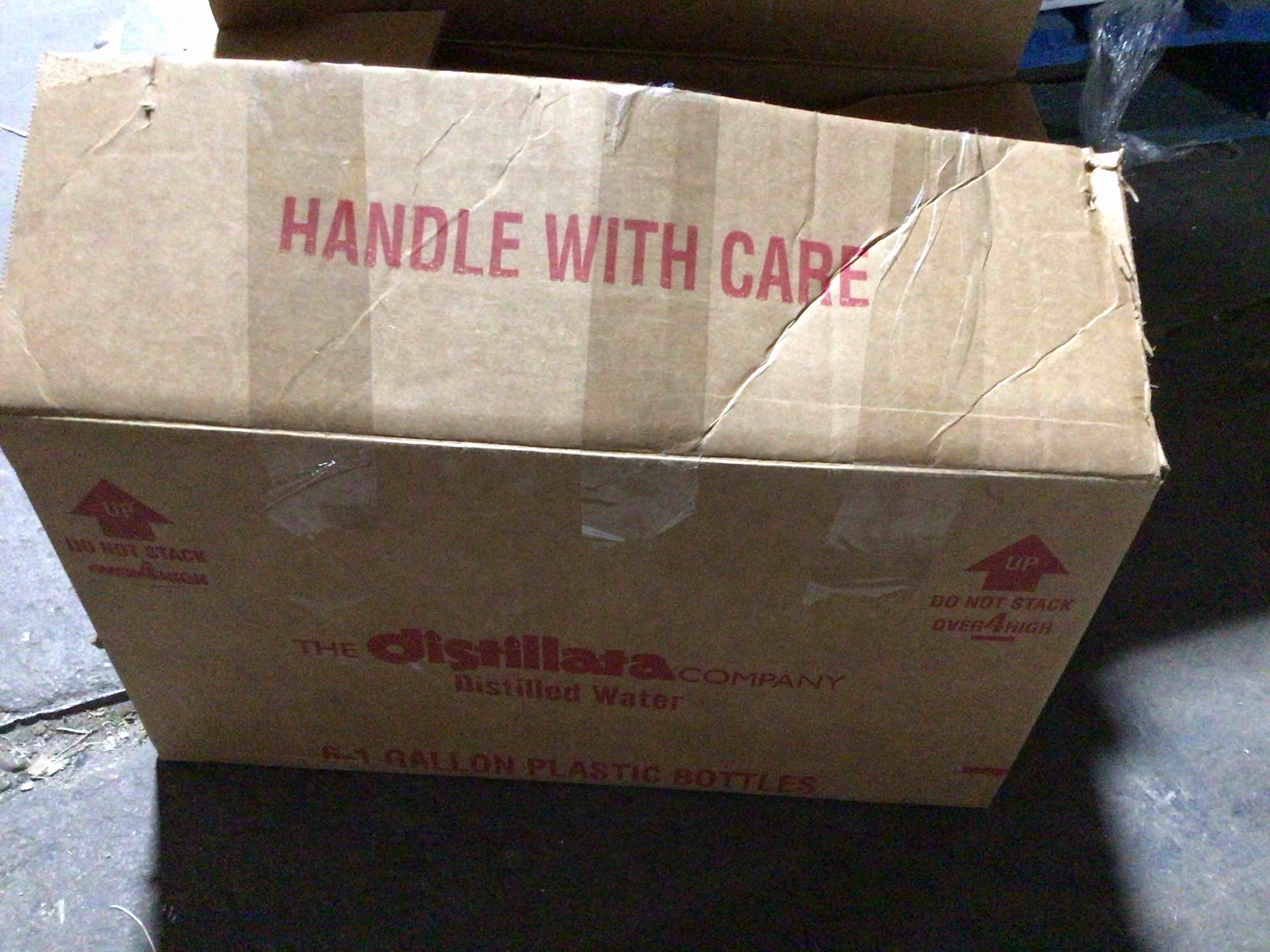 Condition photo showing Good Condition for box lot of miscellaneous items 