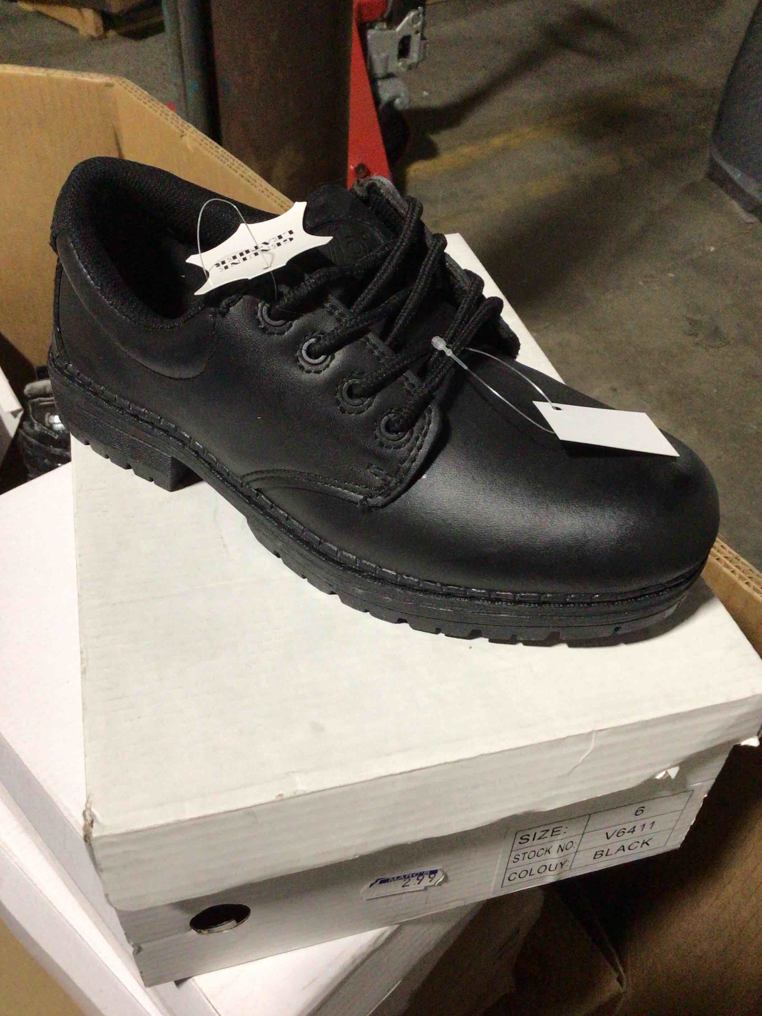 shoes, genuine leather,stock no: v641, colouy: black size: 6