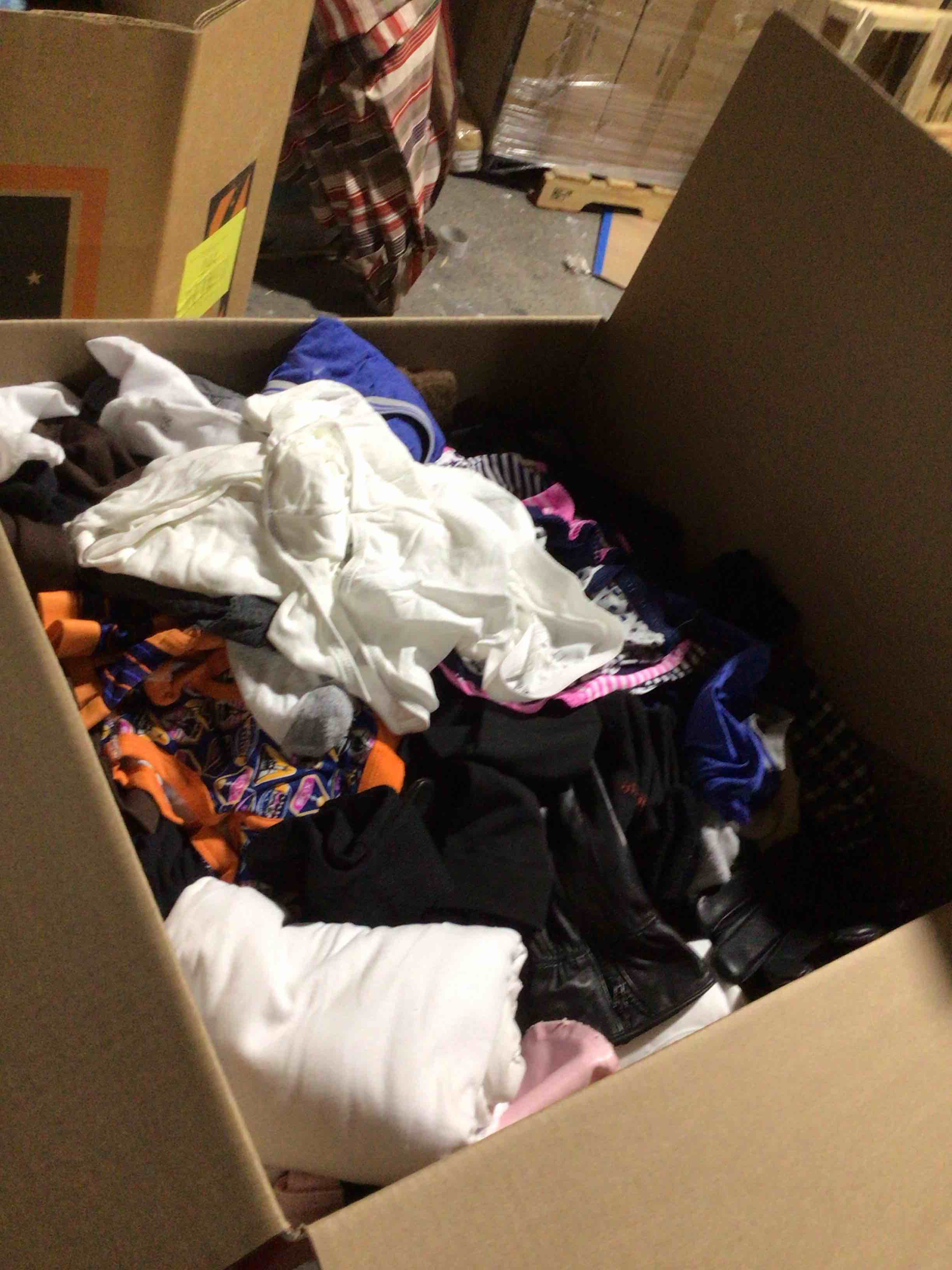box lot of new clothes (50pcs)