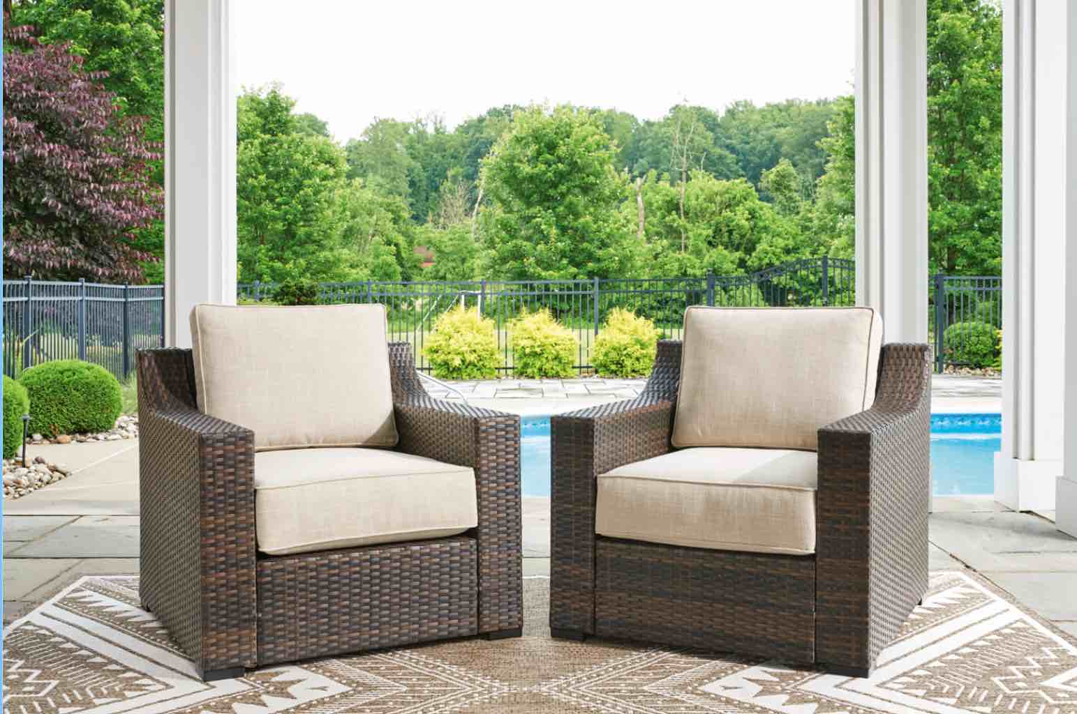 Lot of 2 Wellingtons Peak Outdoor Lounge Chair with Cushions