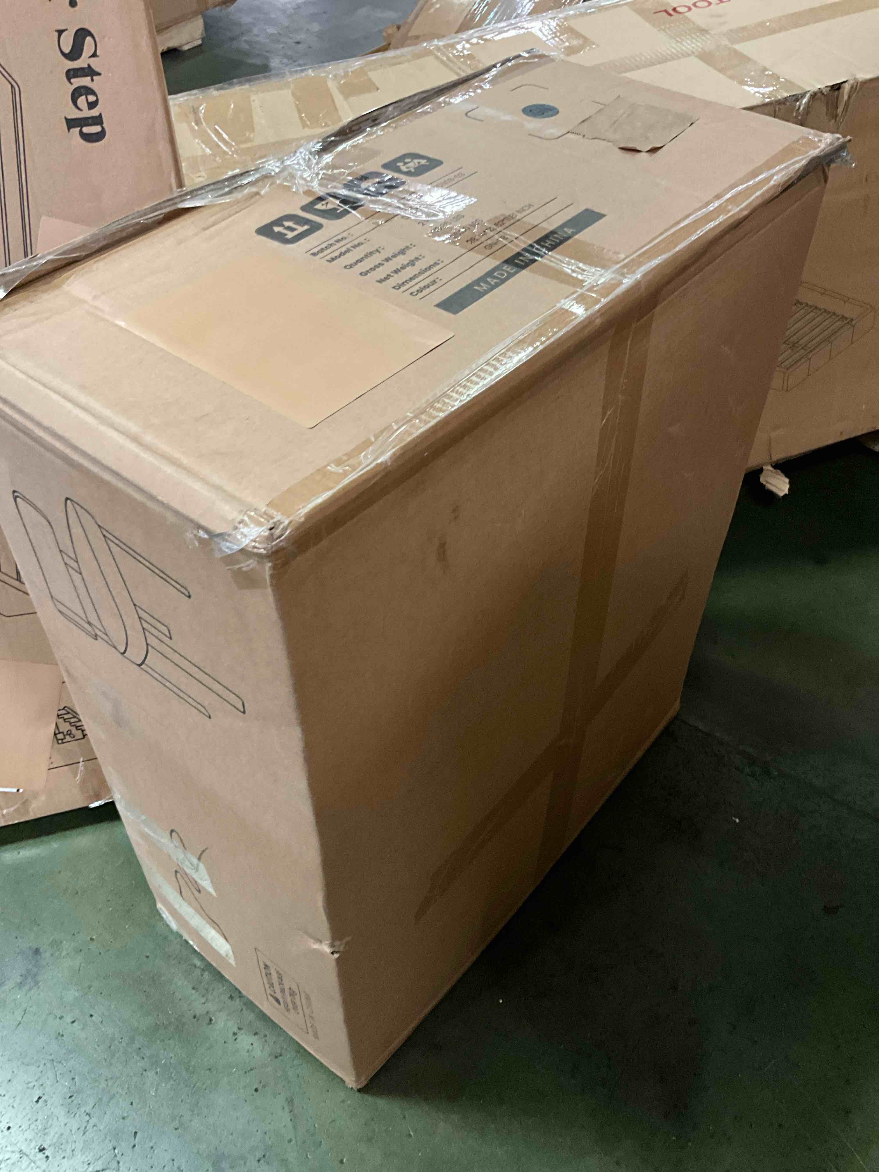 Condition photo showing New/Like New for colamy 2pcs chair 