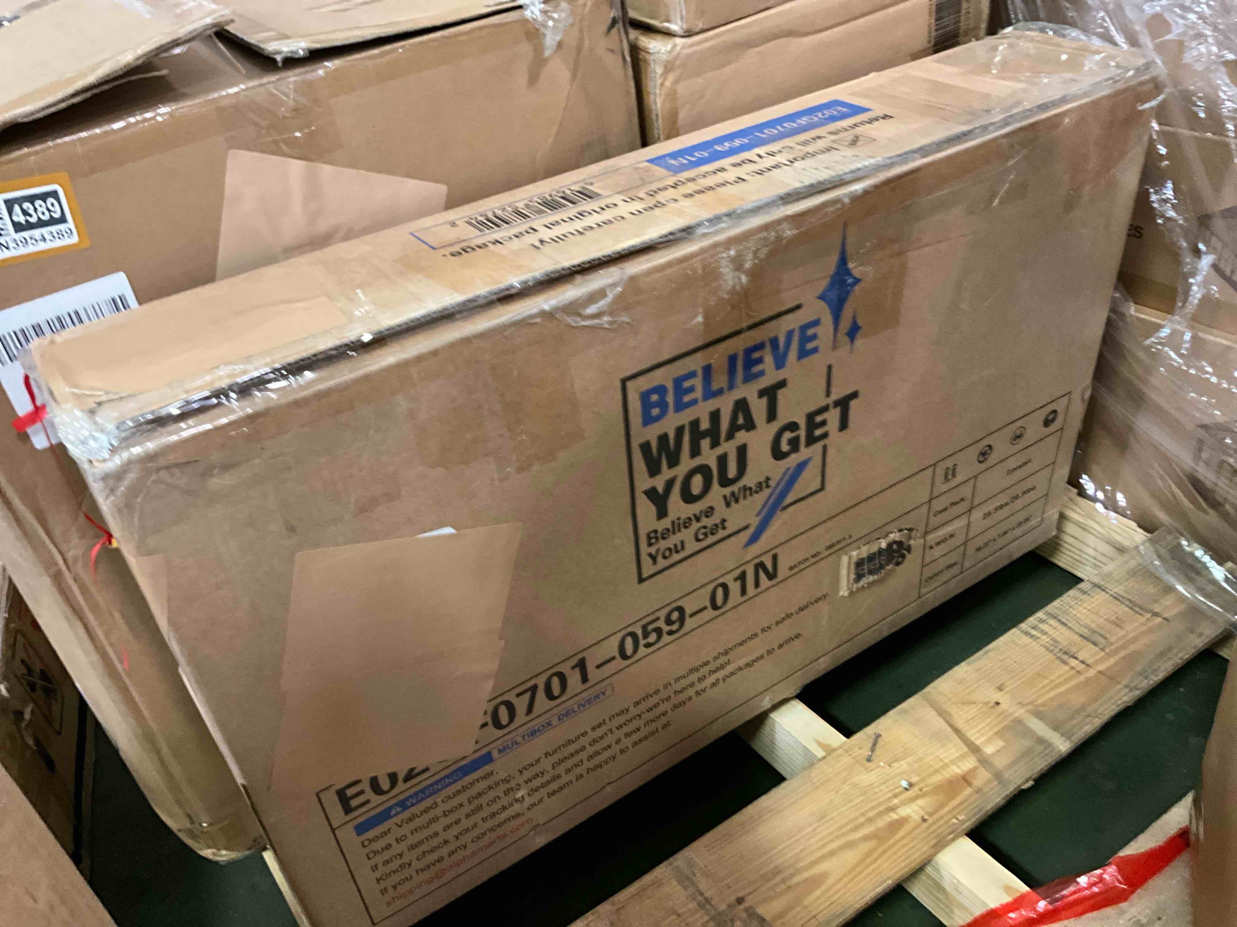 Condition photo showing New/Like New for black stackable elegant metal patio outdoor dining chair (2-pack)