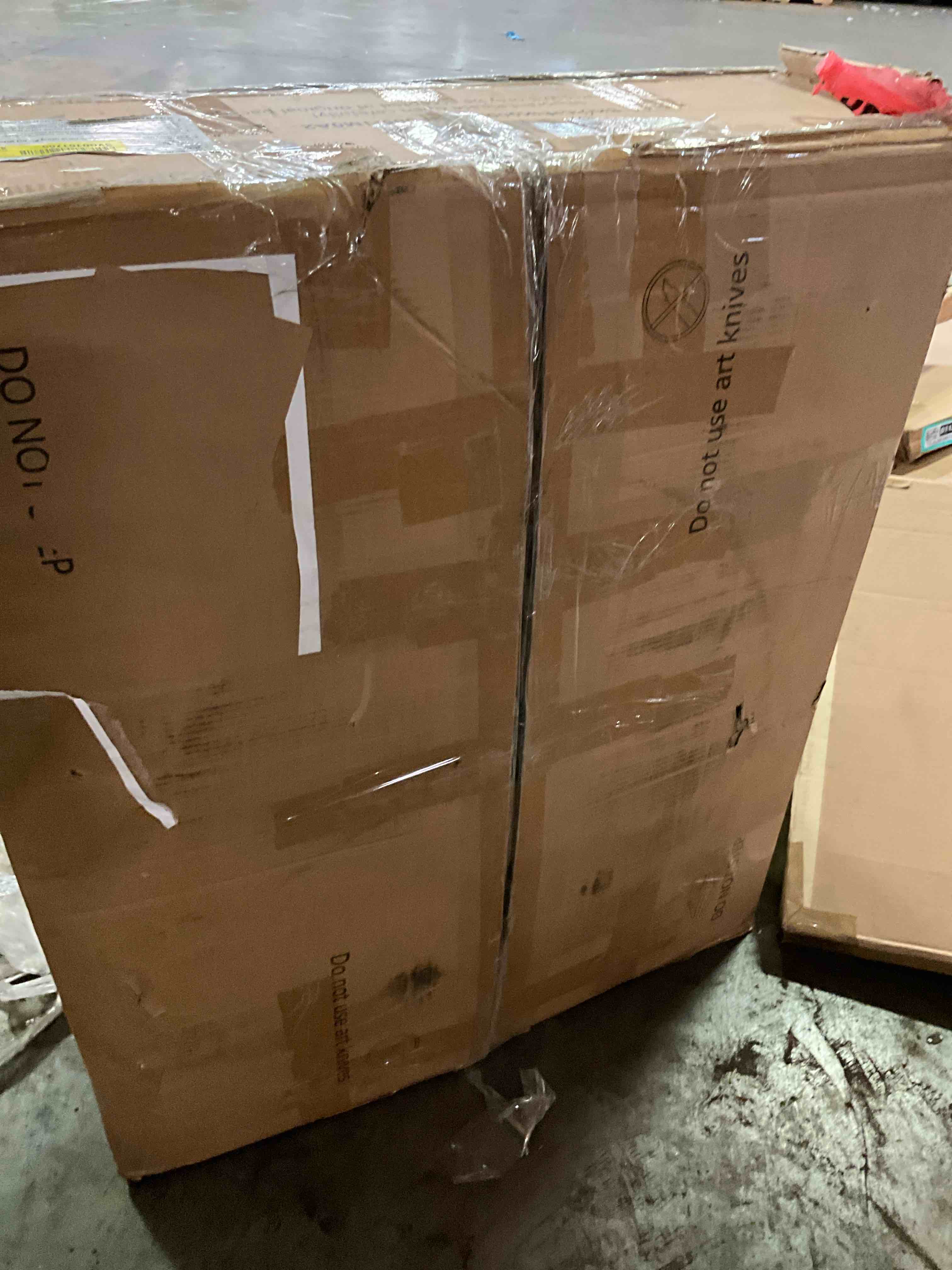 Condition photo showing Good Condition for sectional couch, armless chair only 