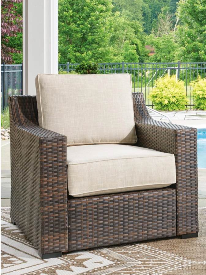 Set of 2 Wellingtons Peak Outdoor Lounge Chair with Cushion
