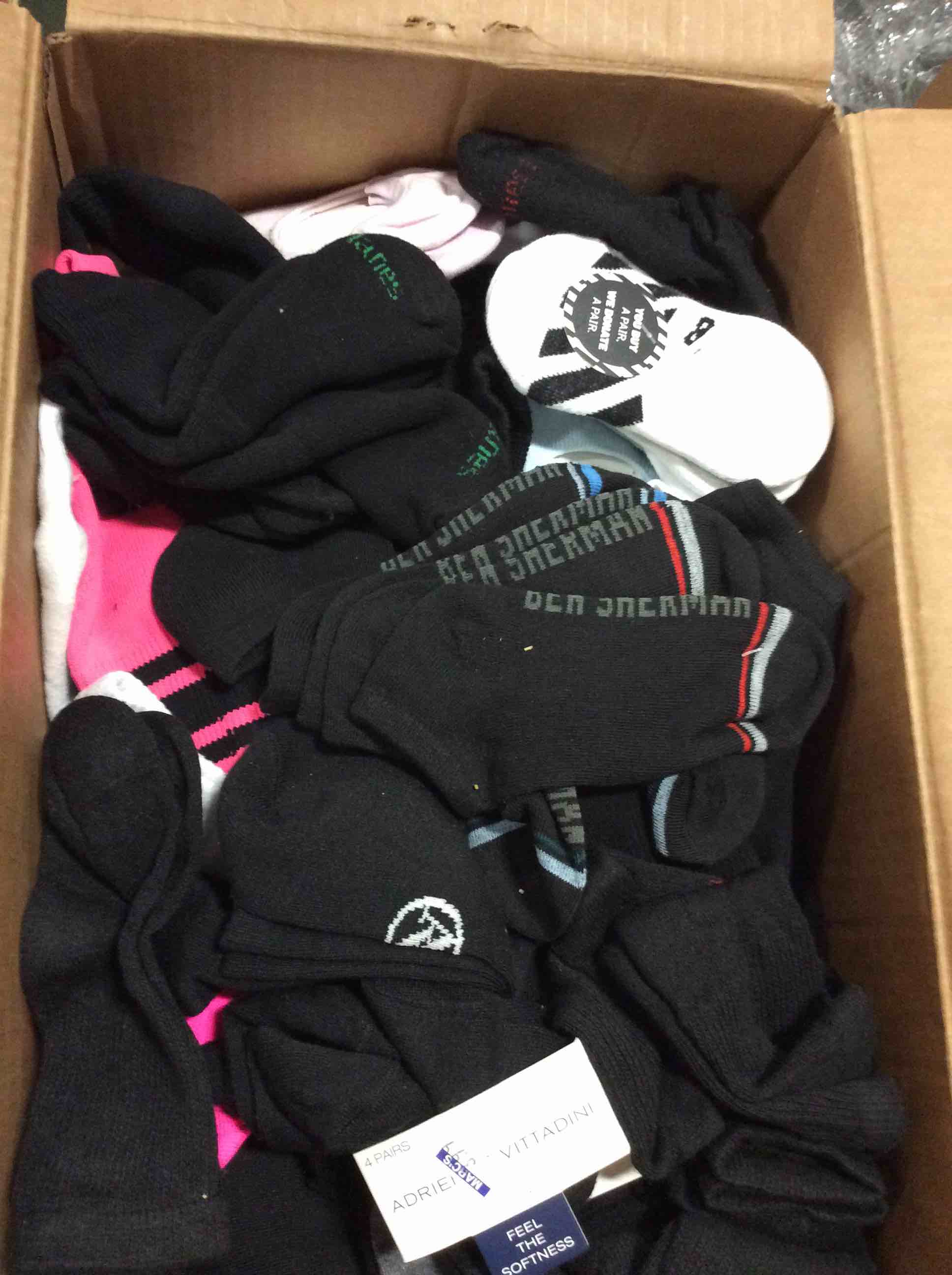 Condition photo showing Good Condition for box lot of miscellaneous items 
