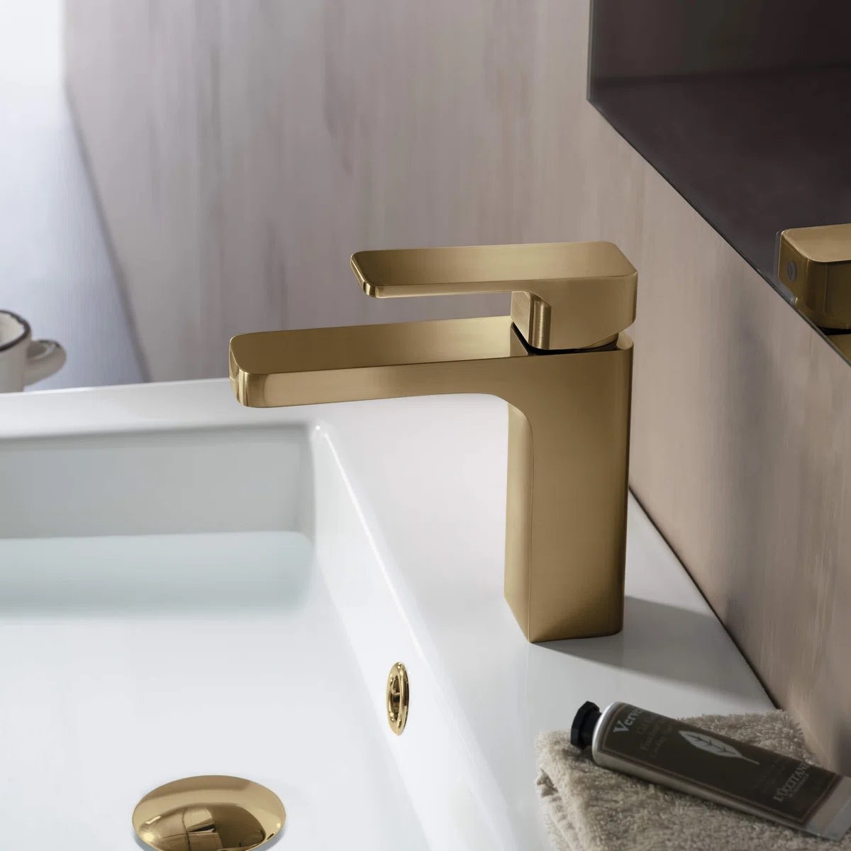 Blaze Single Hole Bathroom Faucet with Drain Assembly C-KBF1017BB