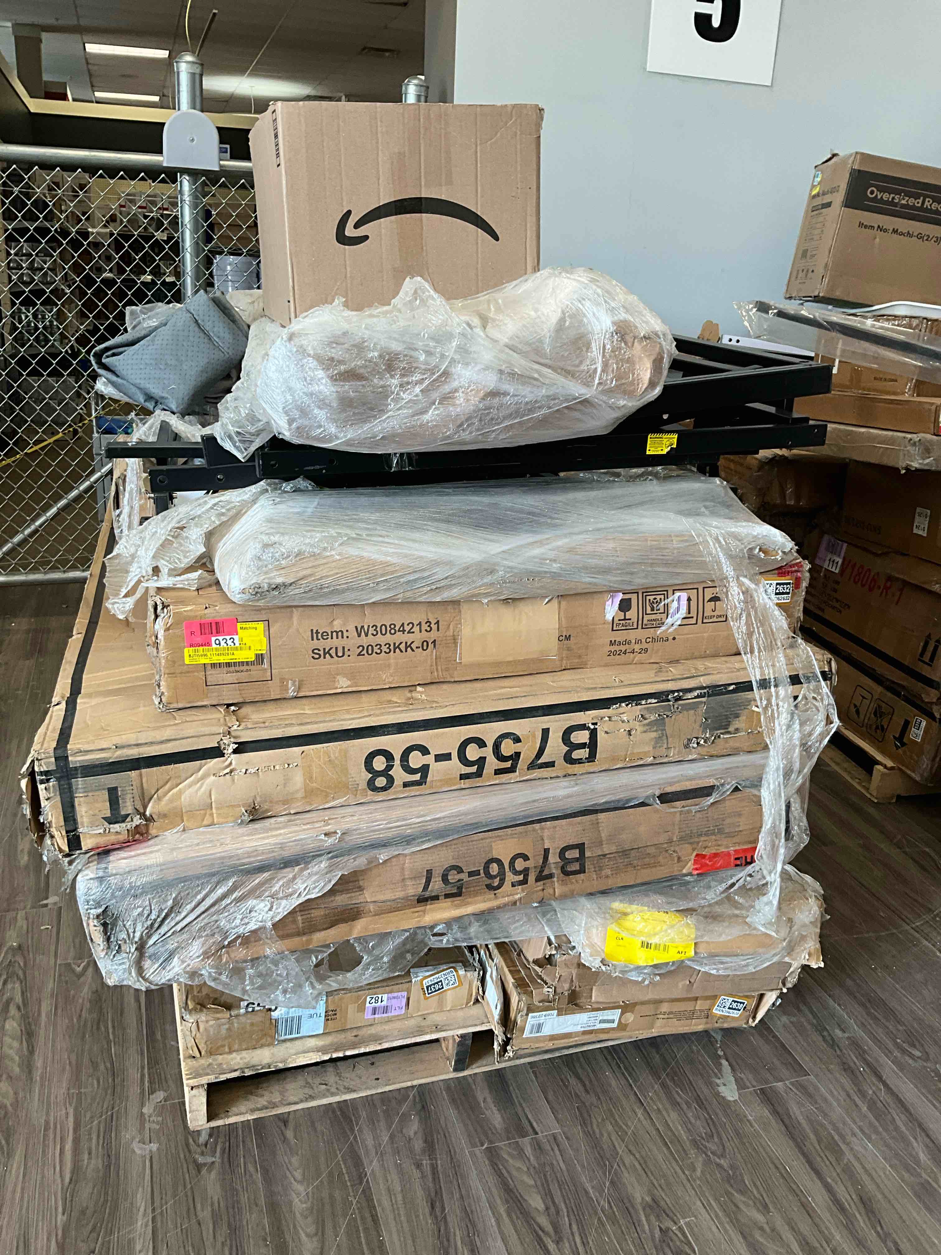 PALLET LOT OF ASSORTED INCOMPLETE FURNITURE 