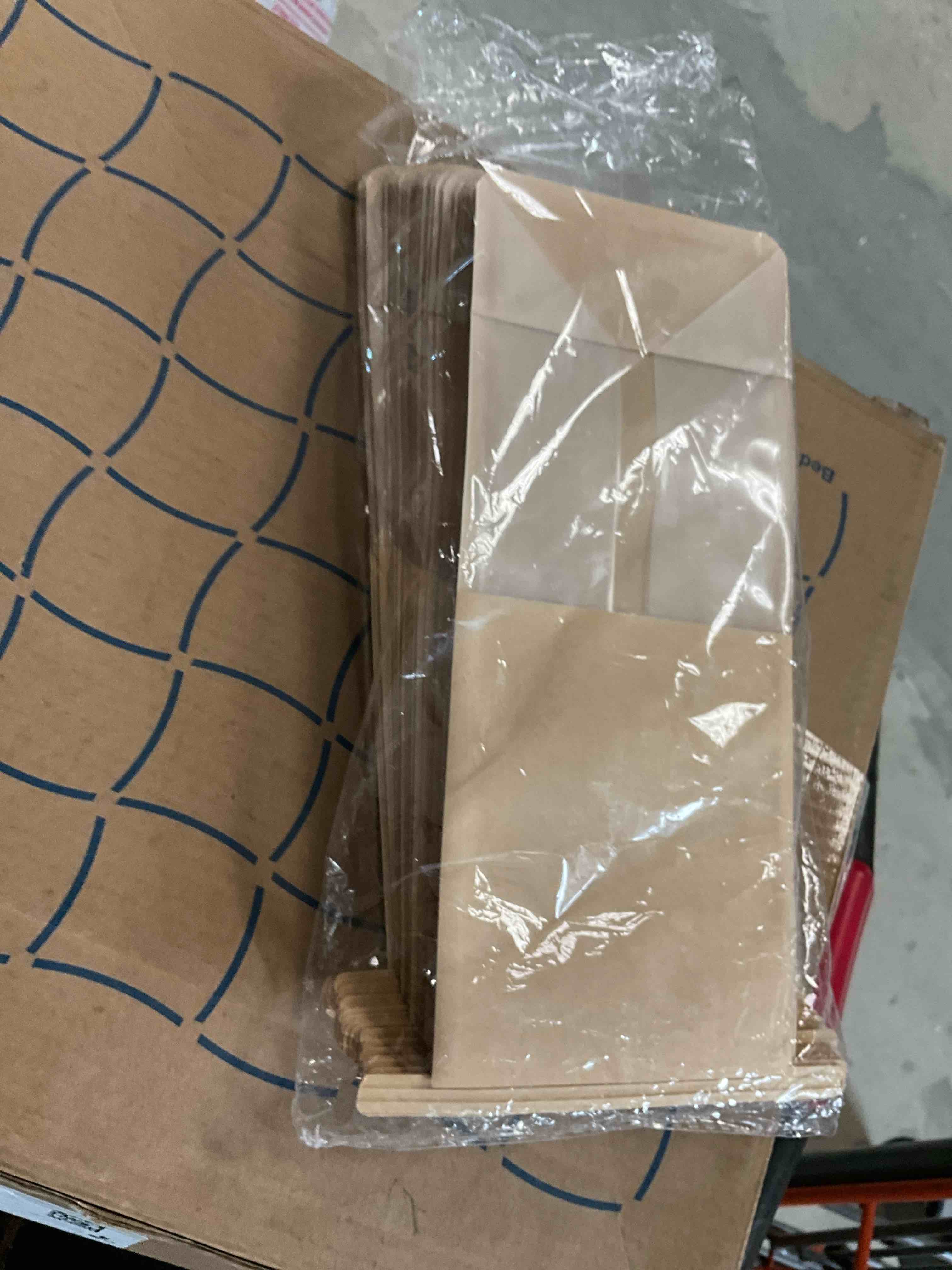 https://s3.amazonaws.com/lotting-images-prod/bidfta/BRN3963367_1777044709379.jpeg
