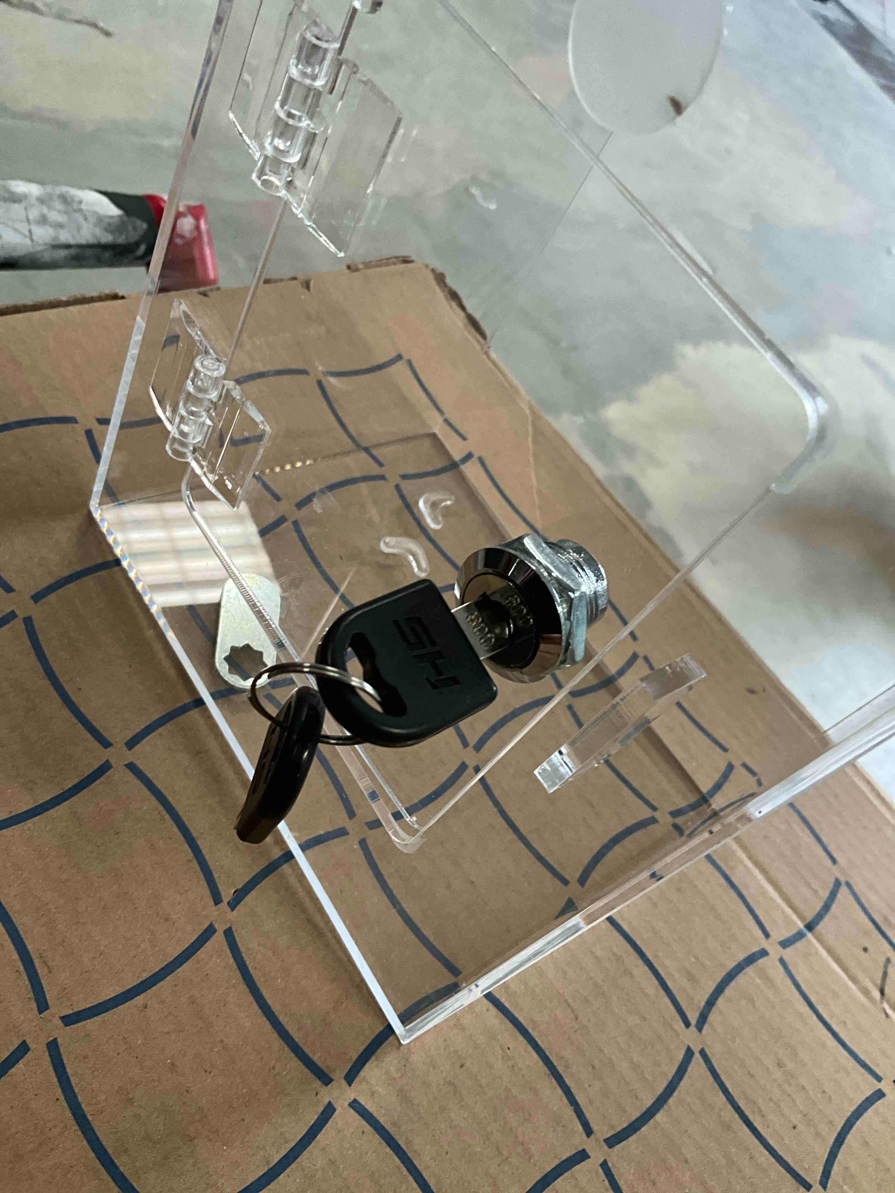 https://s3.amazonaws.com/lotting-images-prod/bidfta/BRN3963375_1777042475590.jpeg