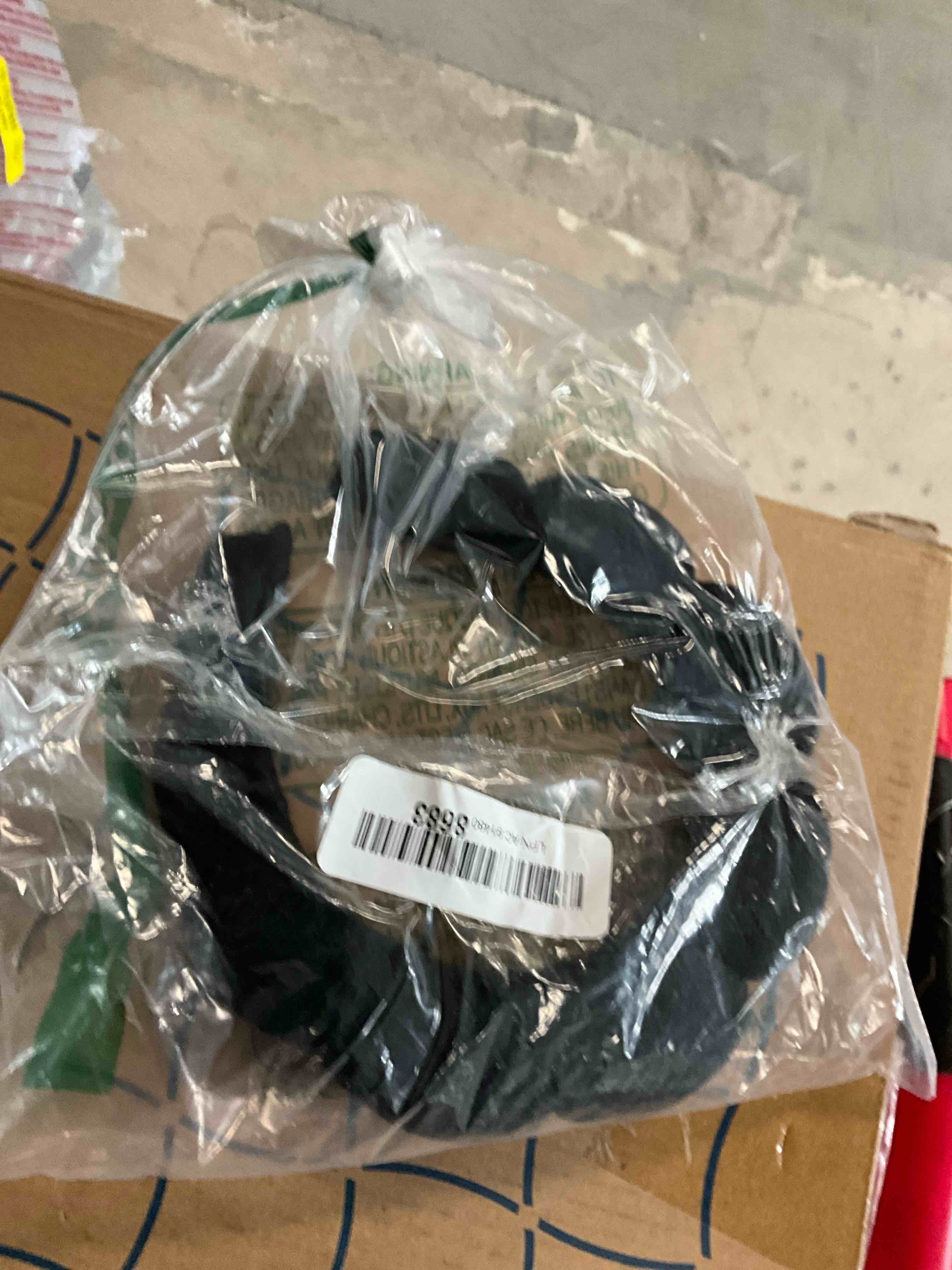 https://s3.amazonaws.com/lotting-images-prod/bidfta/BRN3963382_1777040818205.jpeg