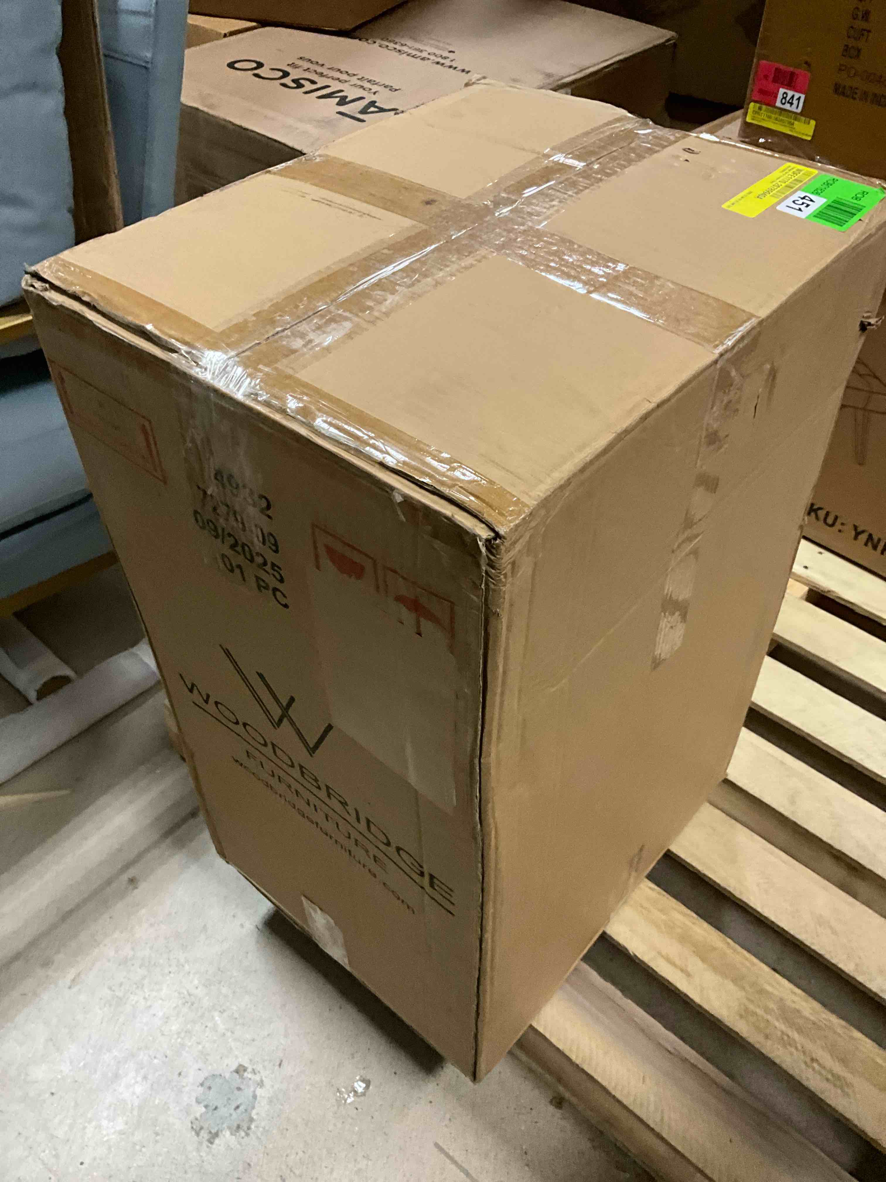 https://s3.amazonaws.com/lotting-images-prod/bidfta/BRN3963422_1777325462203.jpeg