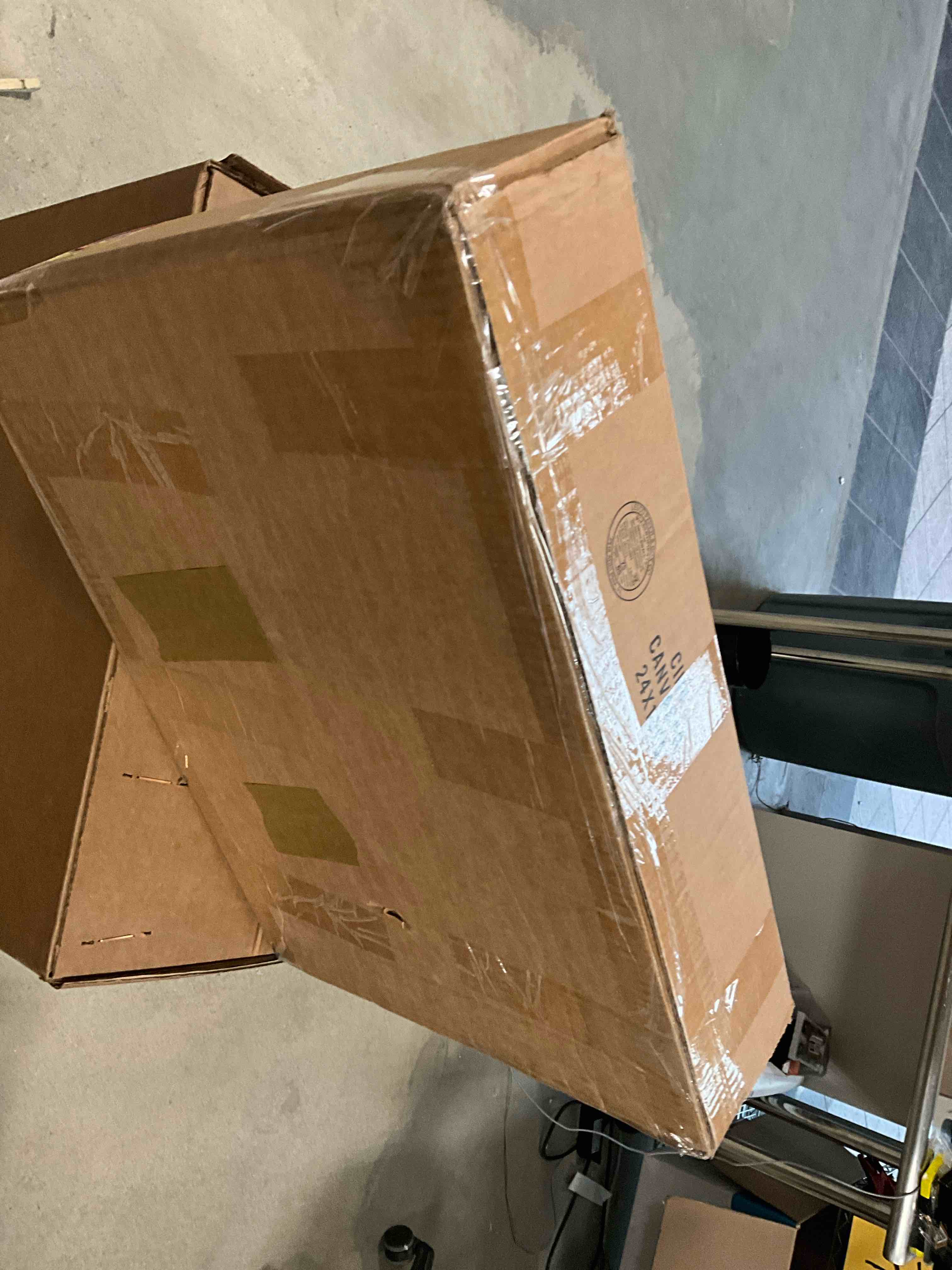 https://s3.amazonaws.com/lotting-images-prod/bidfta/BRN3963424_1777321235744.jpeg