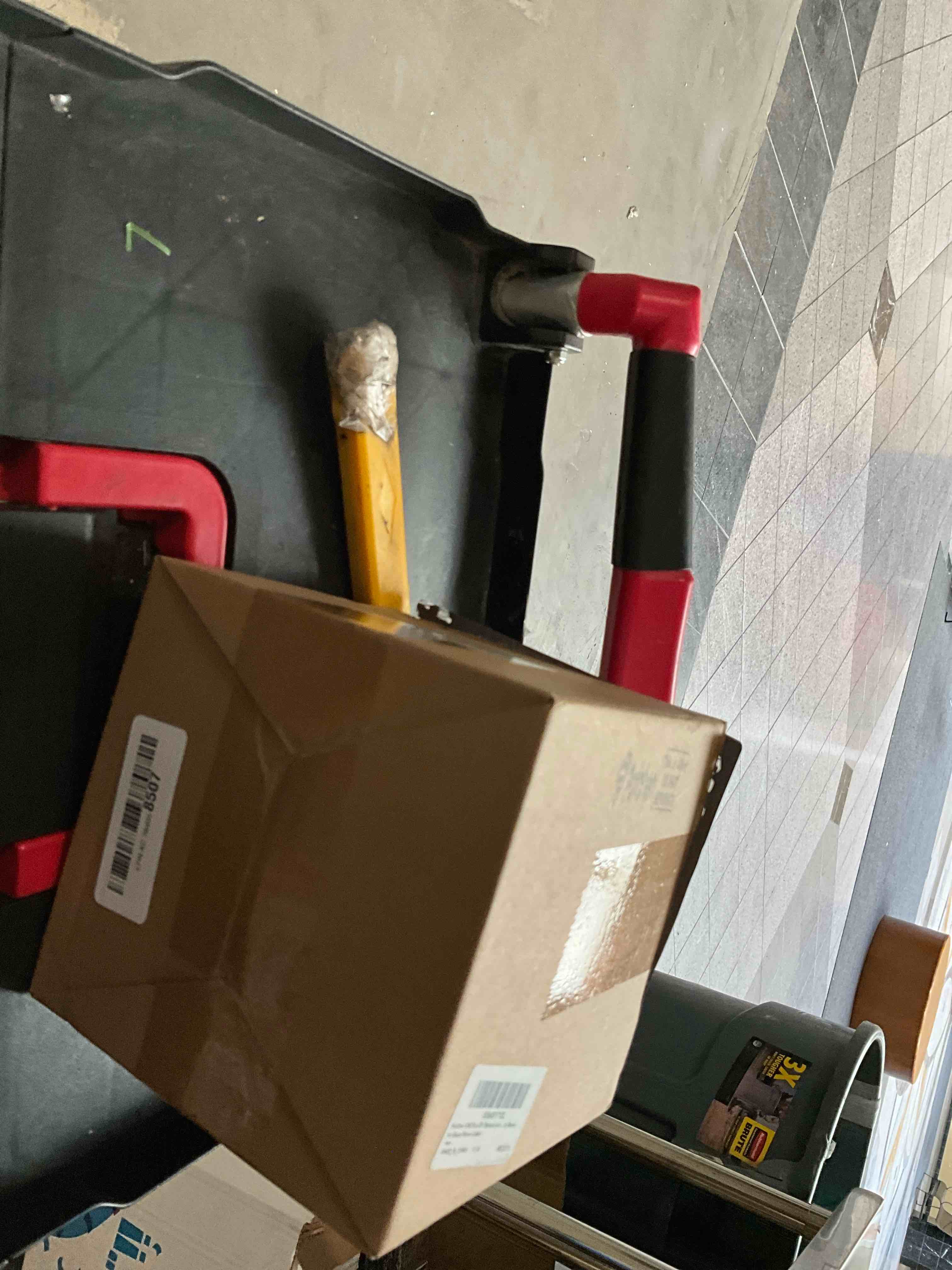https://s3.amazonaws.com/lotting-images-prod/bidfta/BRN3963679_1777499275490.jpeg