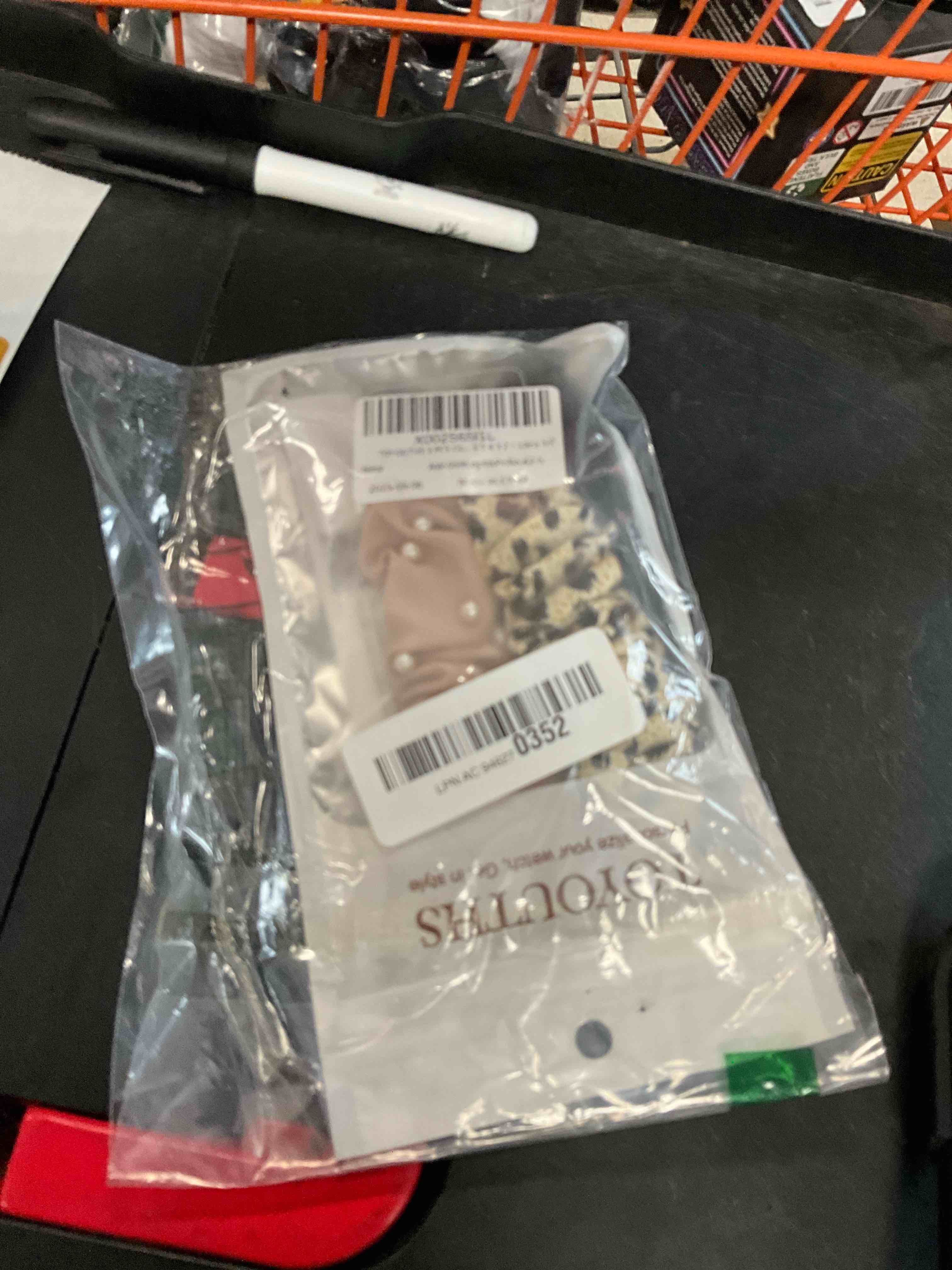 https://s3.amazonaws.com/lotting-images-prod/bidfta/BRN3963867_1777670948370.jpeg