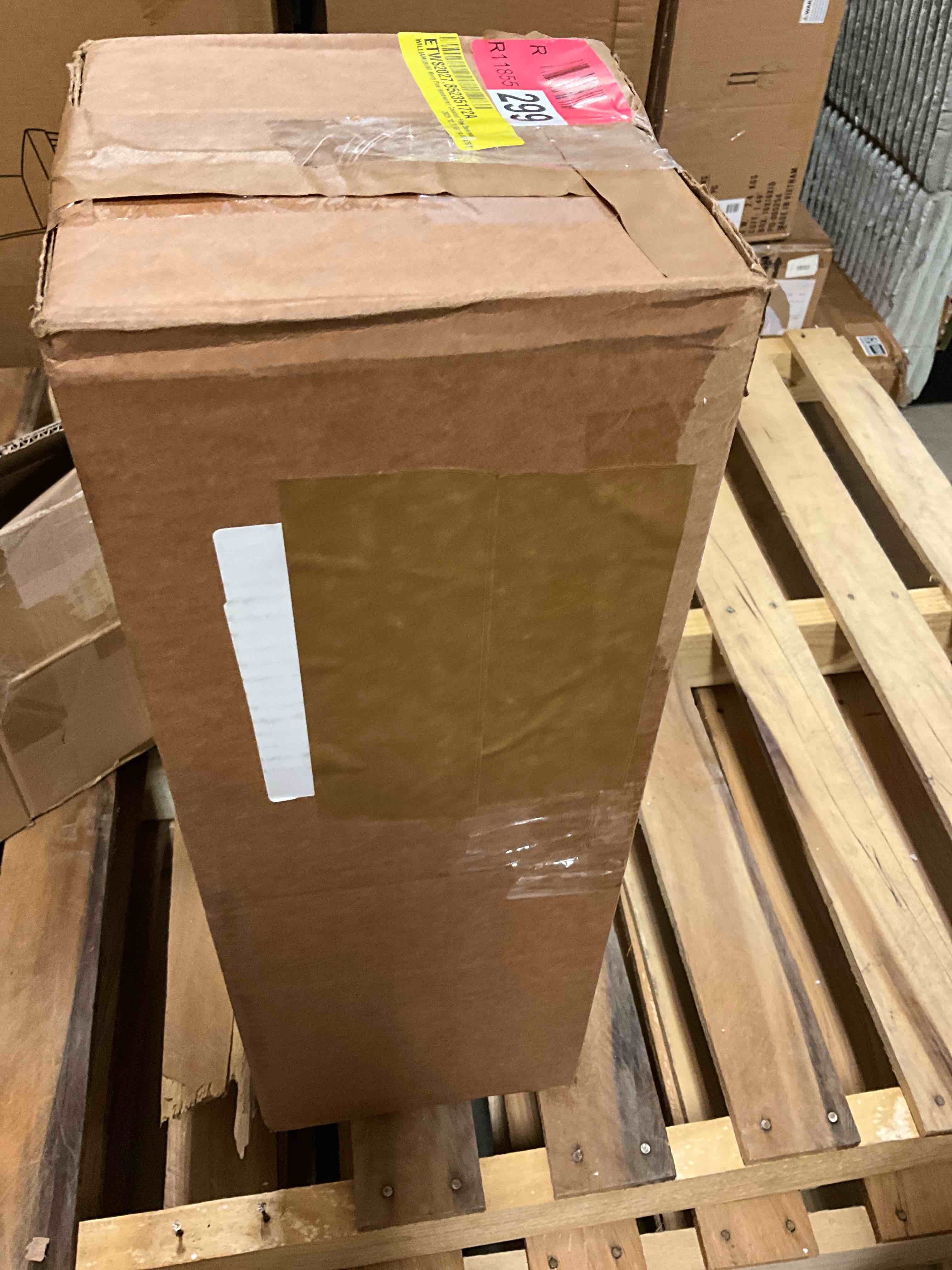 https://s3.amazonaws.com/lotting-images-prod/bidfta/BRN3969005_1777315822725.jpeg