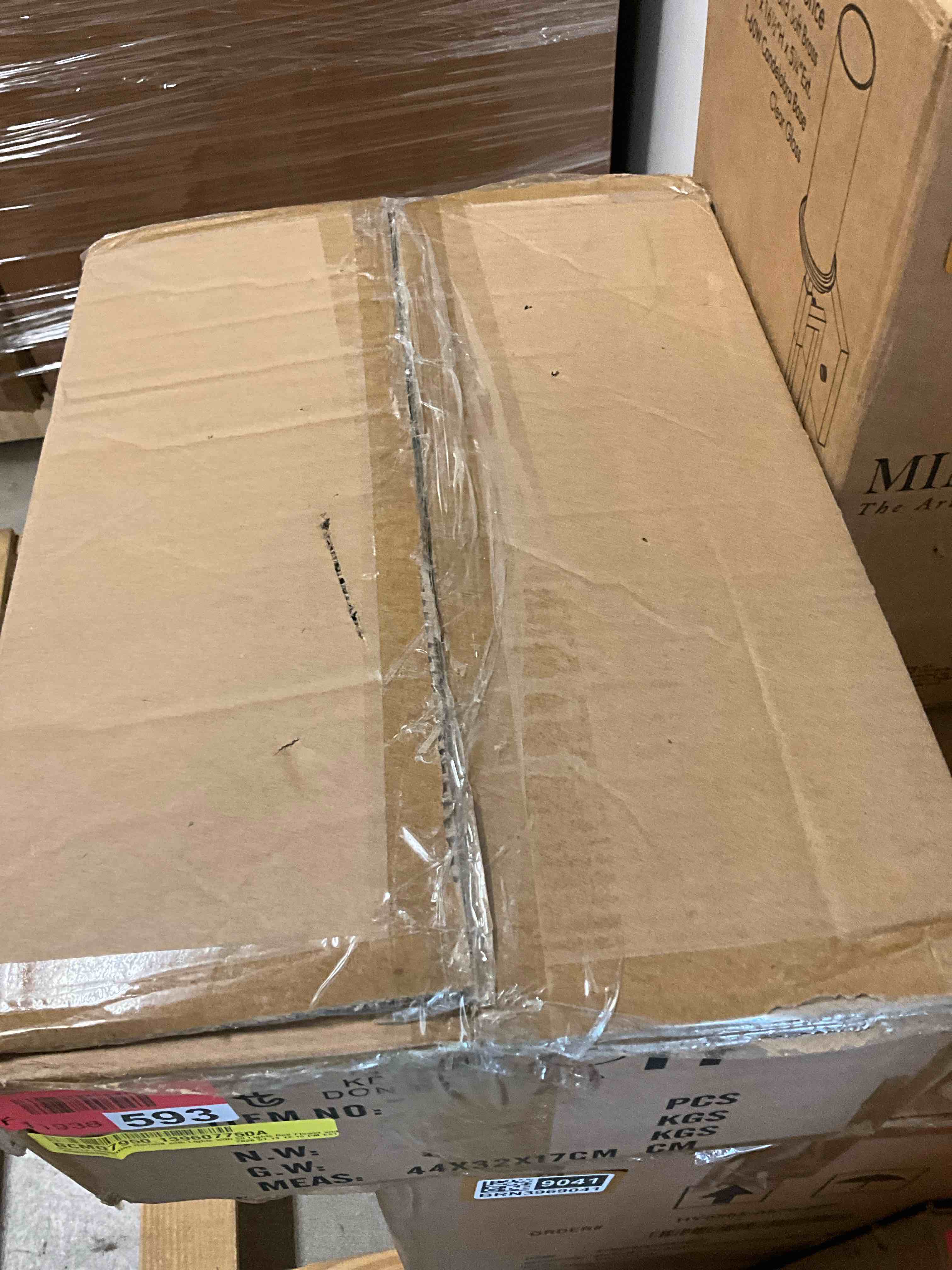 https://s3.amazonaws.com/lotting-images-prod/bidfta/BRN3969046_1777398931991.jpeg