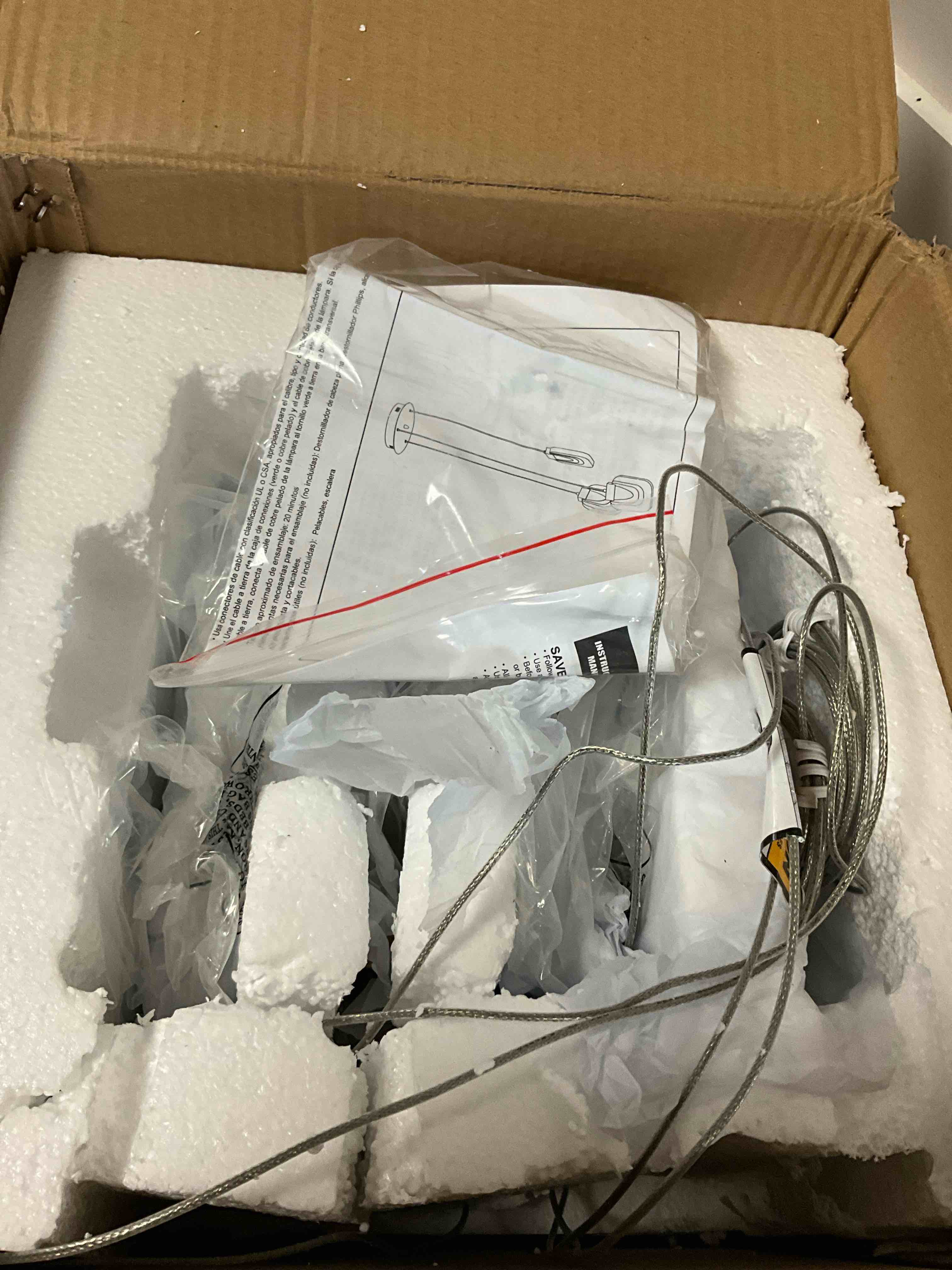 https://s3.amazonaws.com/lotting-images-prod/bidfta/BRN3969051_1777402109253.jpeg