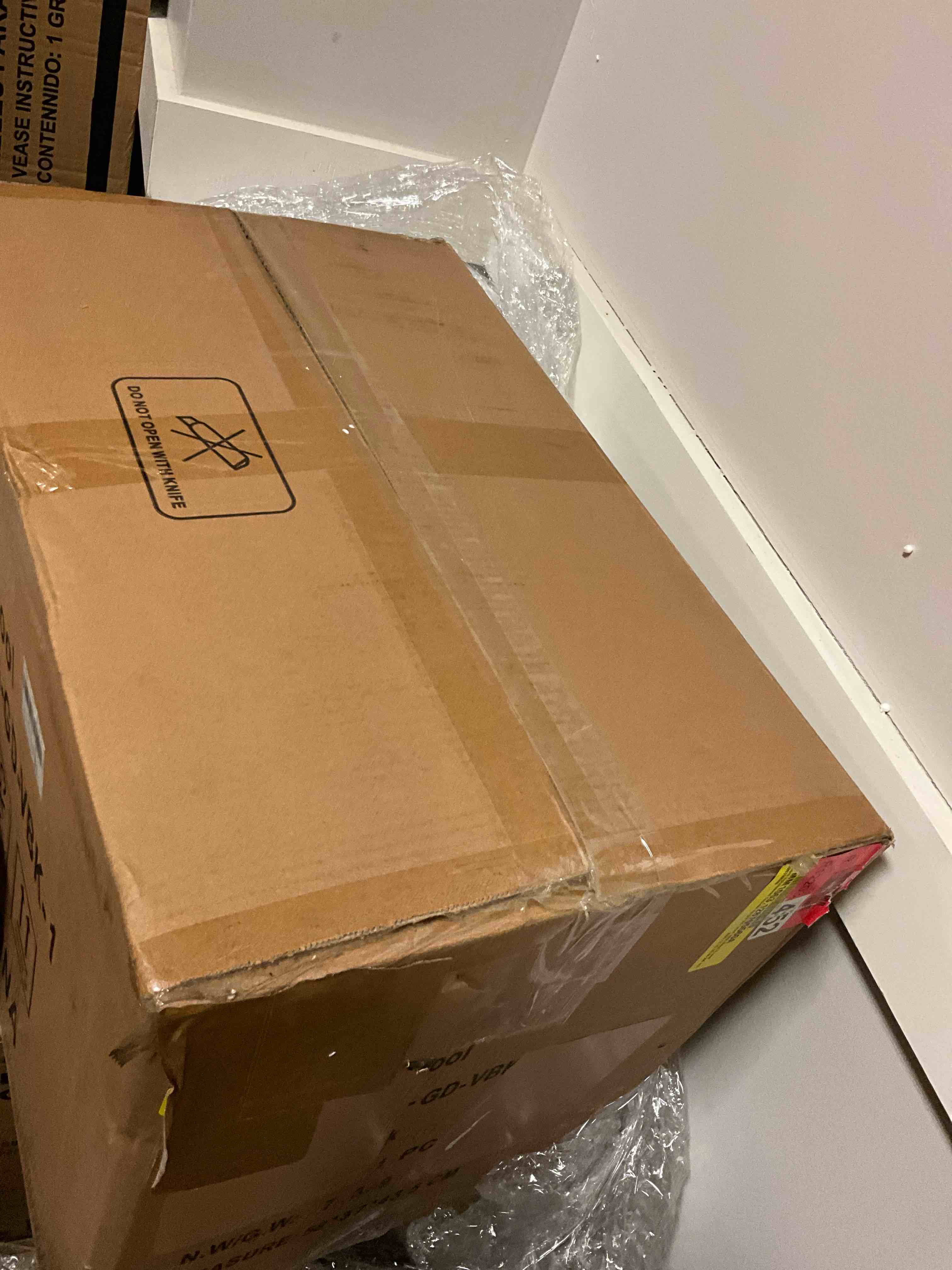 https://s3.amazonaws.com/lotting-images-prod/bidfta/BRN3969074_1777471024848.jpeg