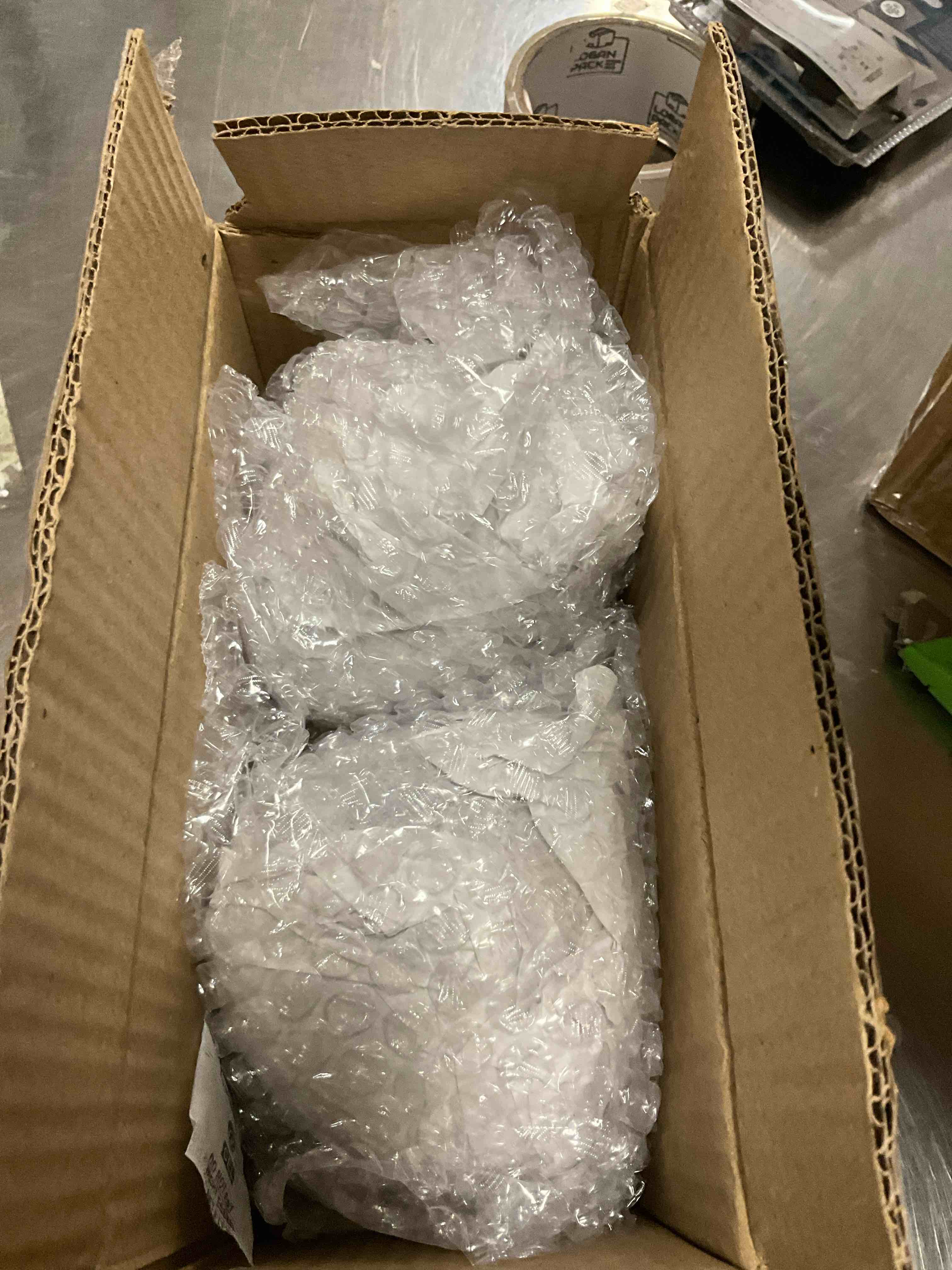 https://s3.amazonaws.com/lotting-images-prod/bidfta/BRN3969077_1777473957000.jpeg