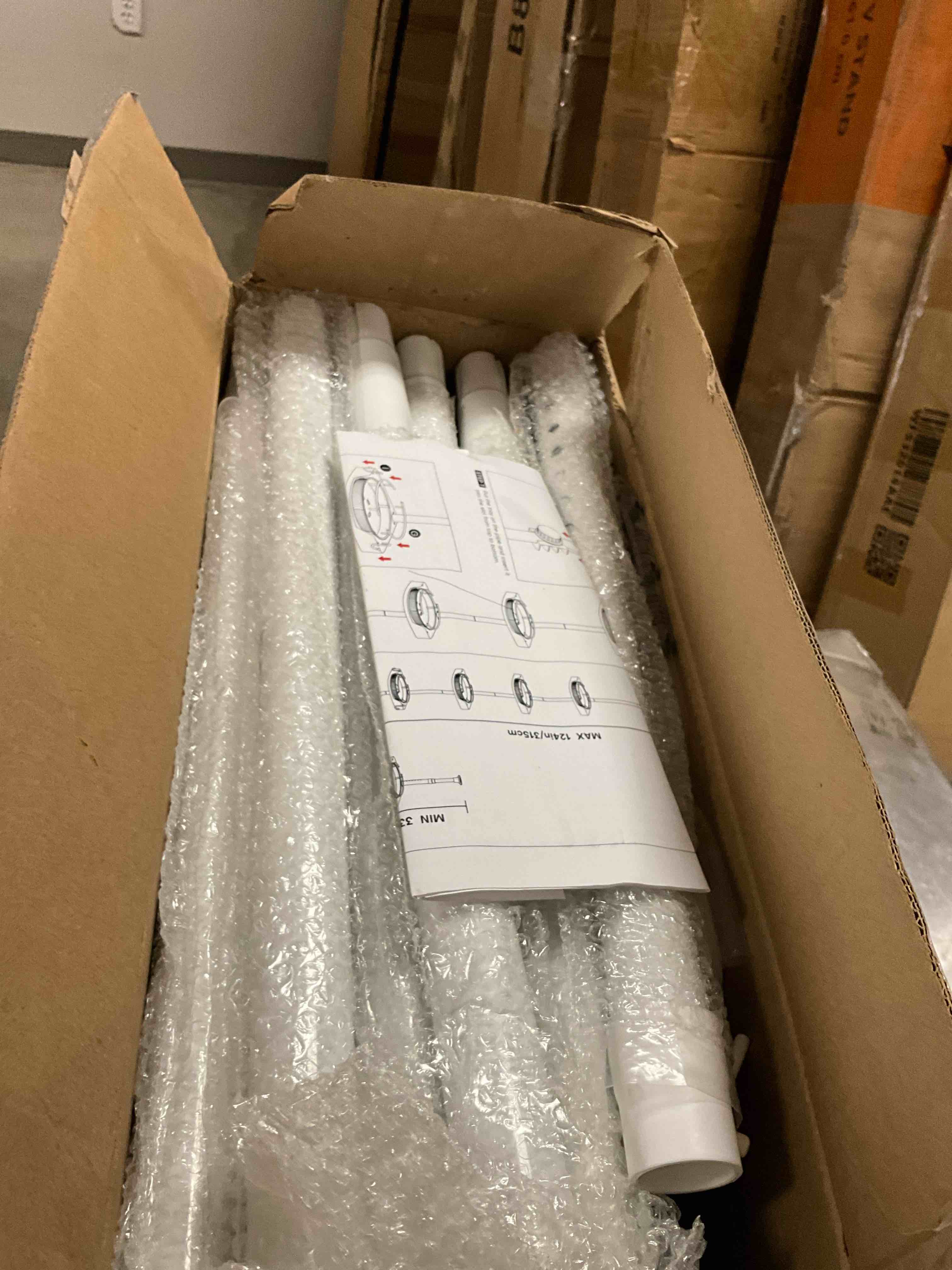 https://s3.amazonaws.com/lotting-images-prod/bidfta/BRN3969179_1777571132882.jpeg
