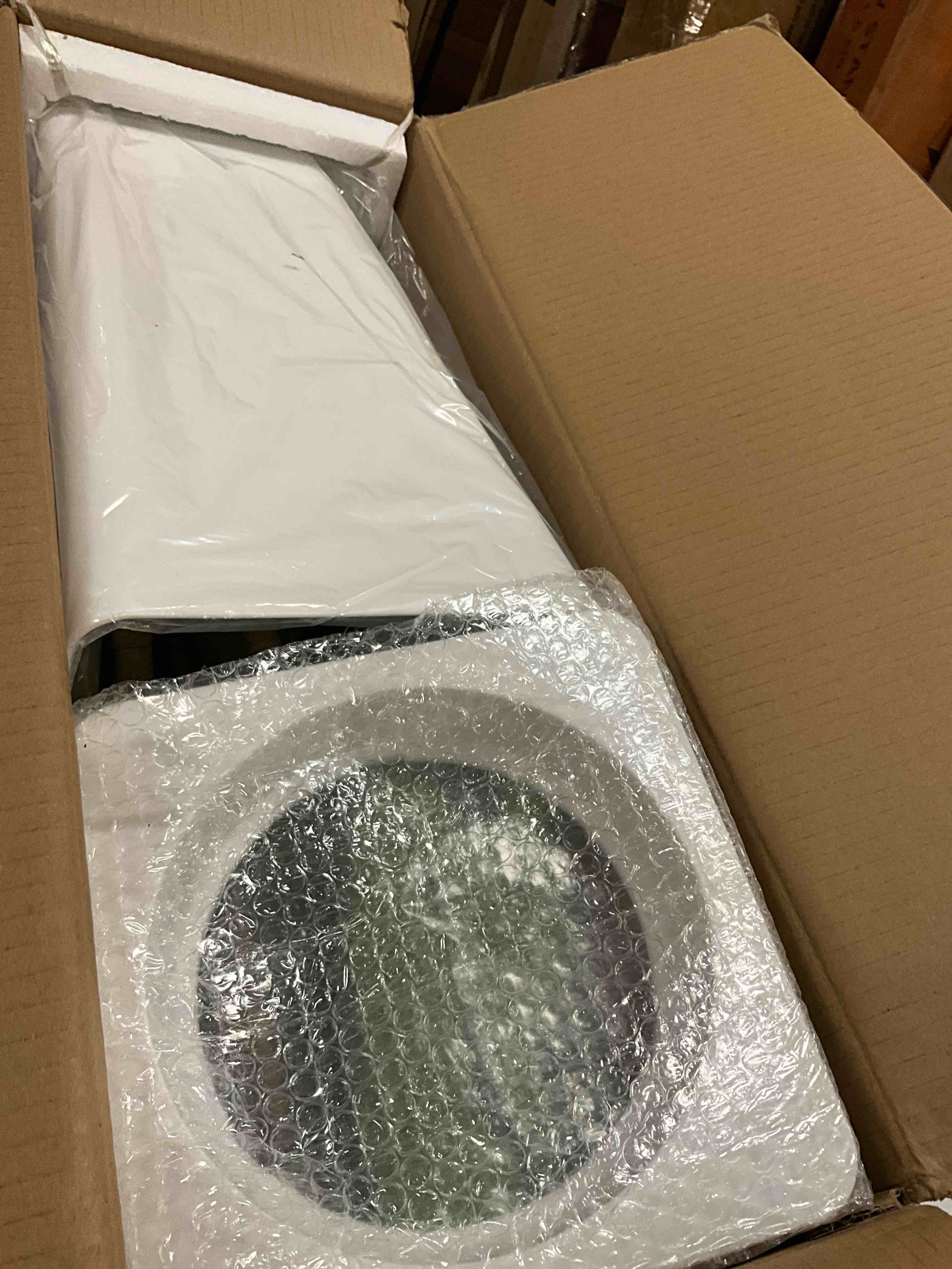https://s3.amazonaws.com/lotting-images-prod/bidfta/BRN3969181_1777571753357.jpeg