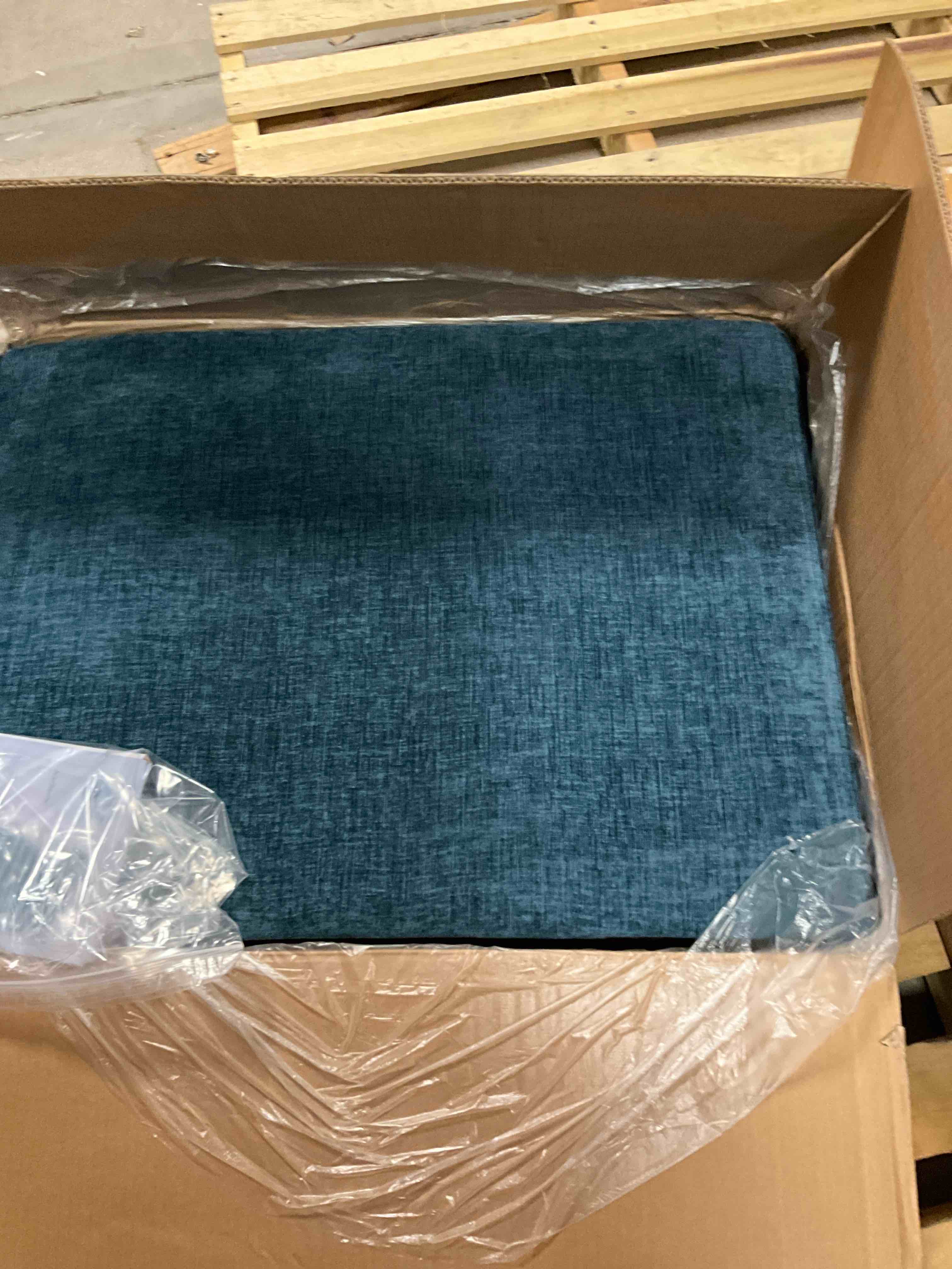 https://s3.amazonaws.com/lotting-images-prod/bidfta/BRN3969742_1778092970453.jpeg