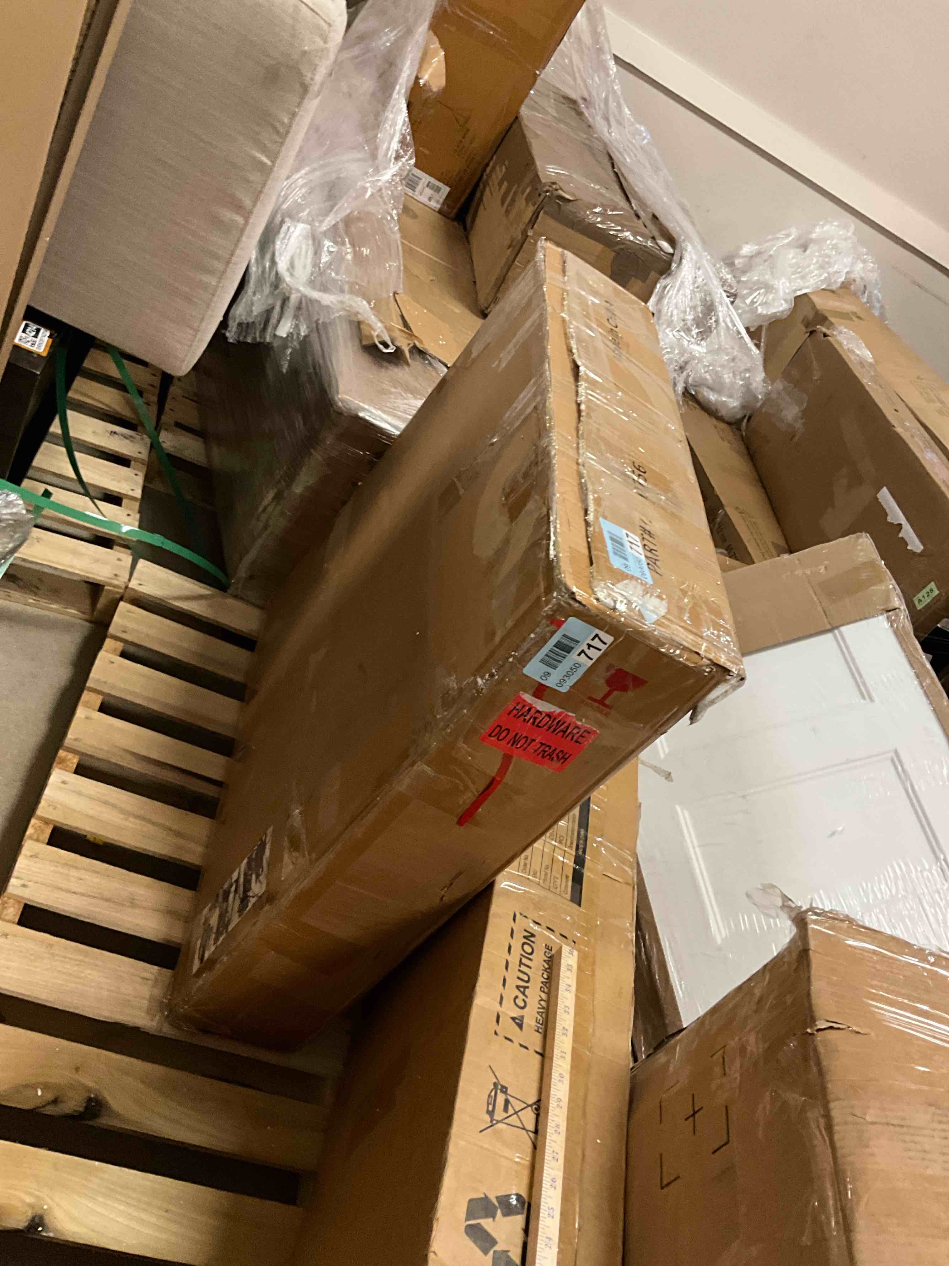 https://s3.amazonaws.com/lotting-images-prod/bidfta/BRN3969832_1778252358994.jpeg