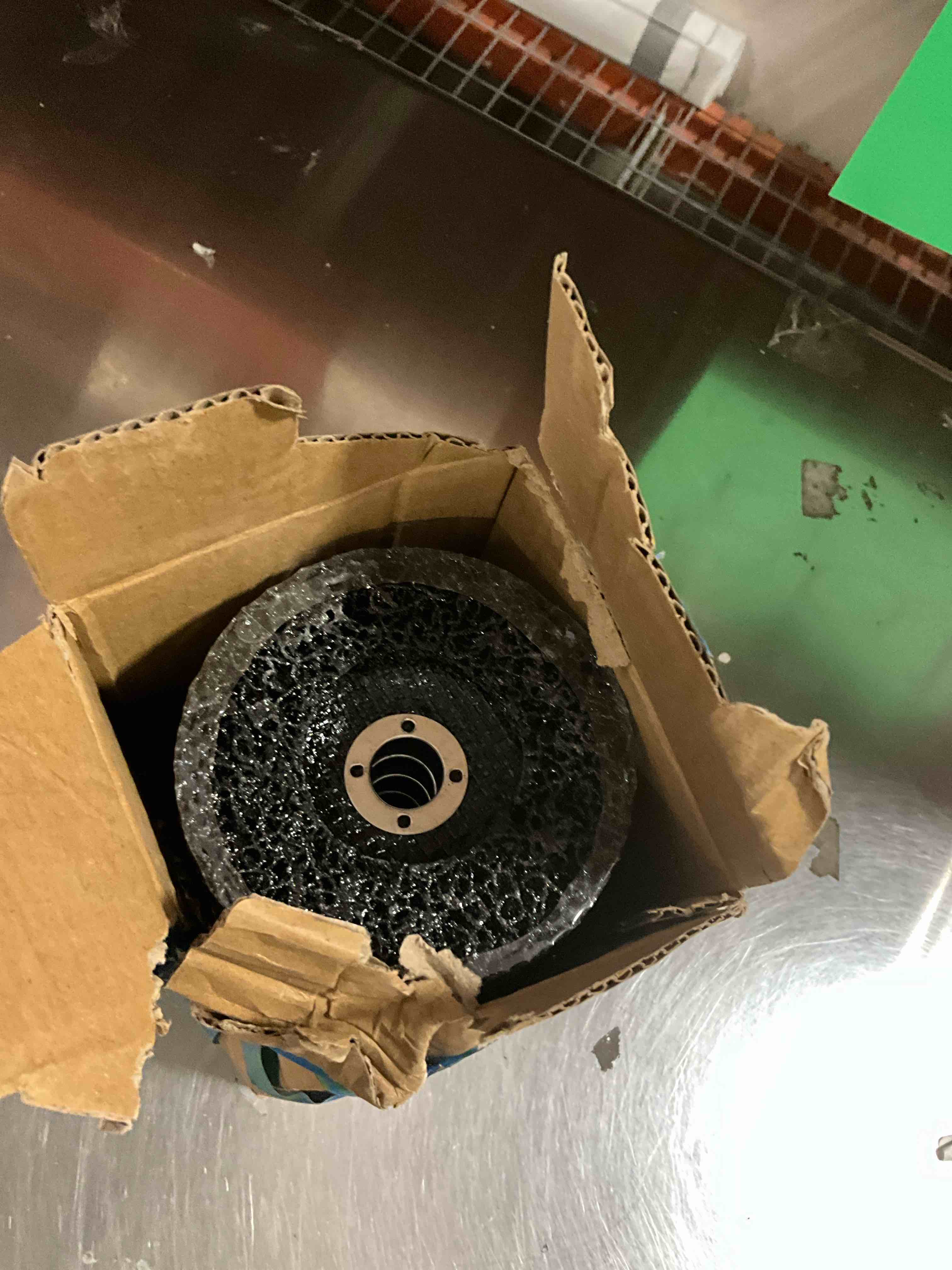 https://s3.amazonaws.com/lotting-images-prod/bidfta/BRN3969904_1778522798463.jpeg
