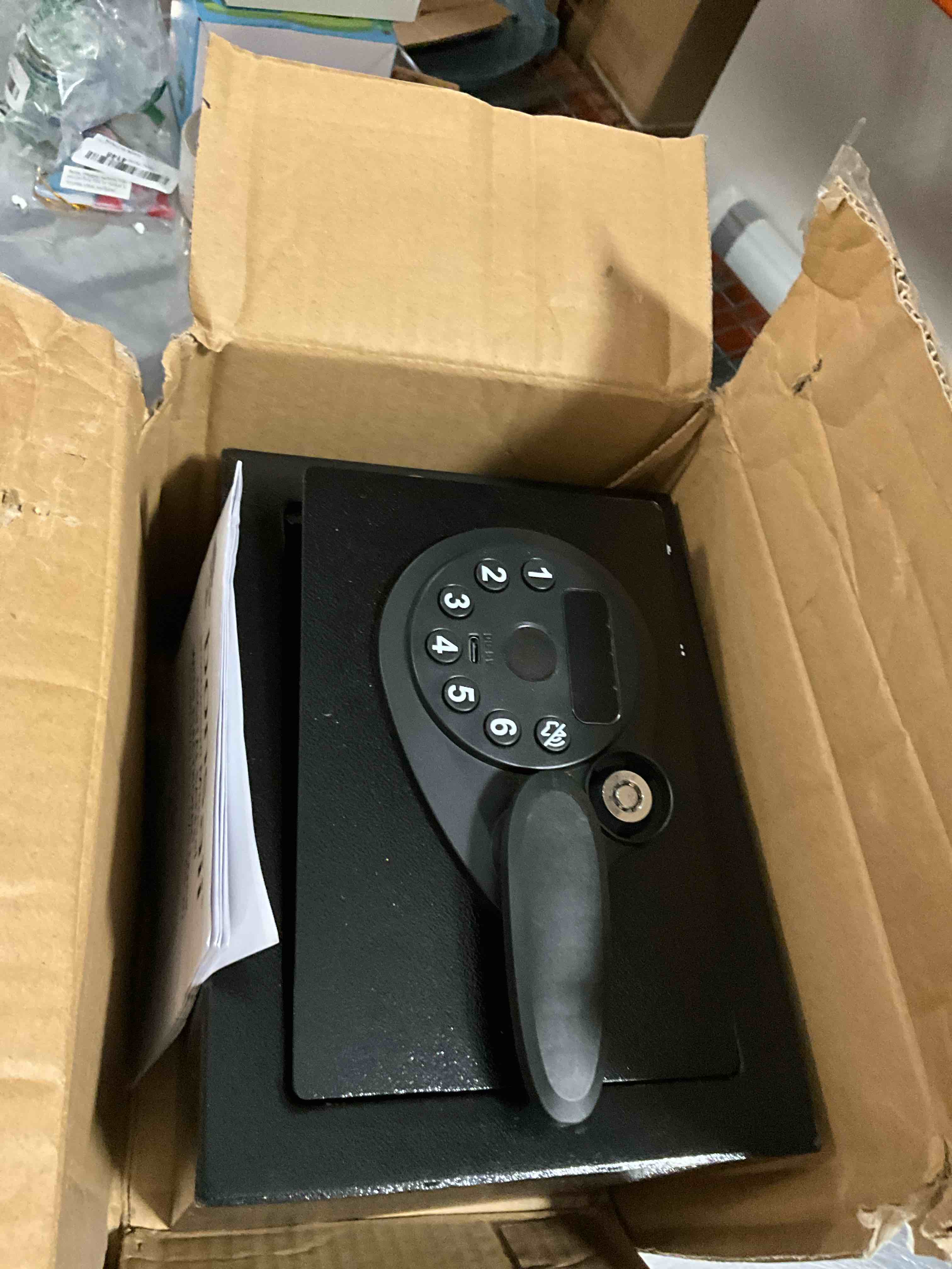 https://s3.amazonaws.com/lotting-images-prod/bidfta/BRN3969944_1778596693453.jpeg