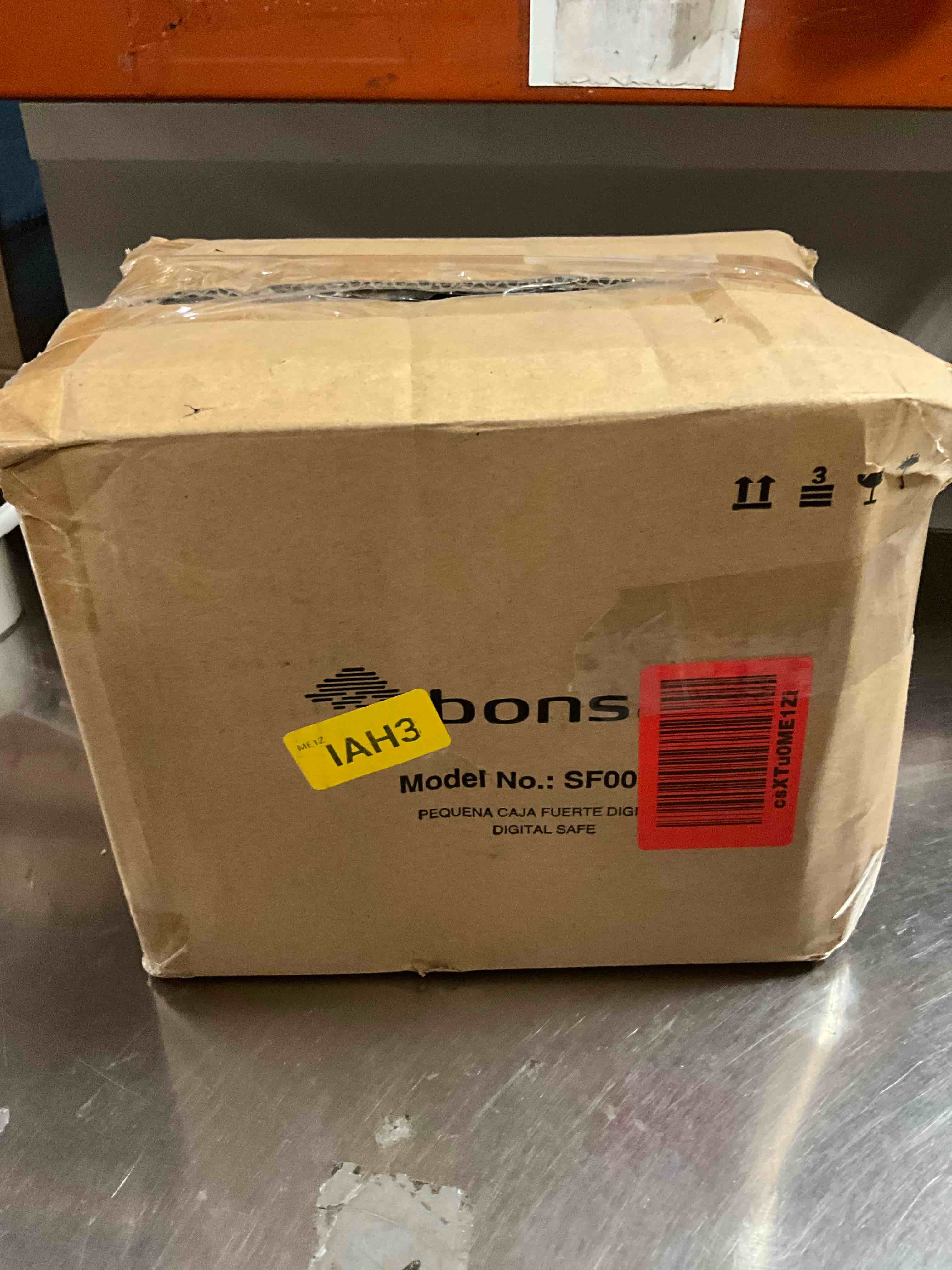 https://s3.amazonaws.com/lotting-images-prod/bidfta/BRN3969944_1778596741395.jpeg